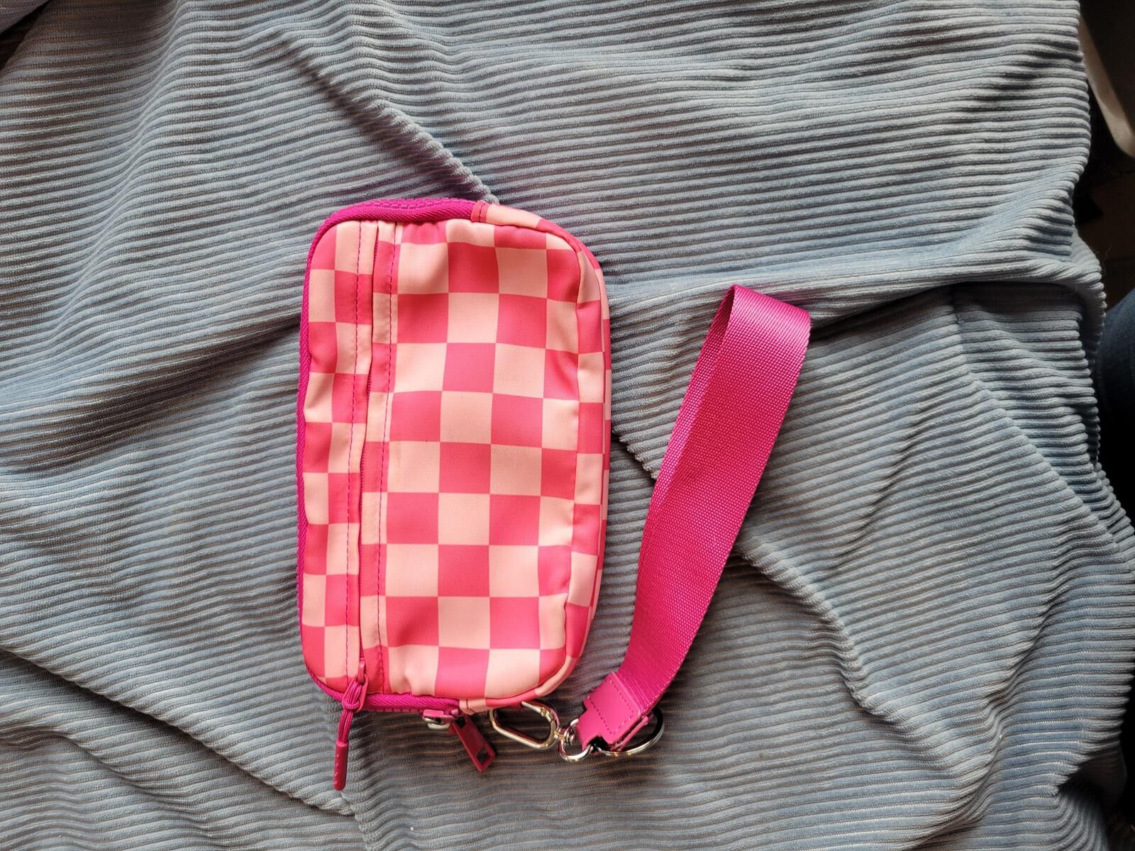 The Unbranded Brand Pink and Light Pink Checkered Wristlet Purse Size ONE SIZE - 2 Thumbnail
