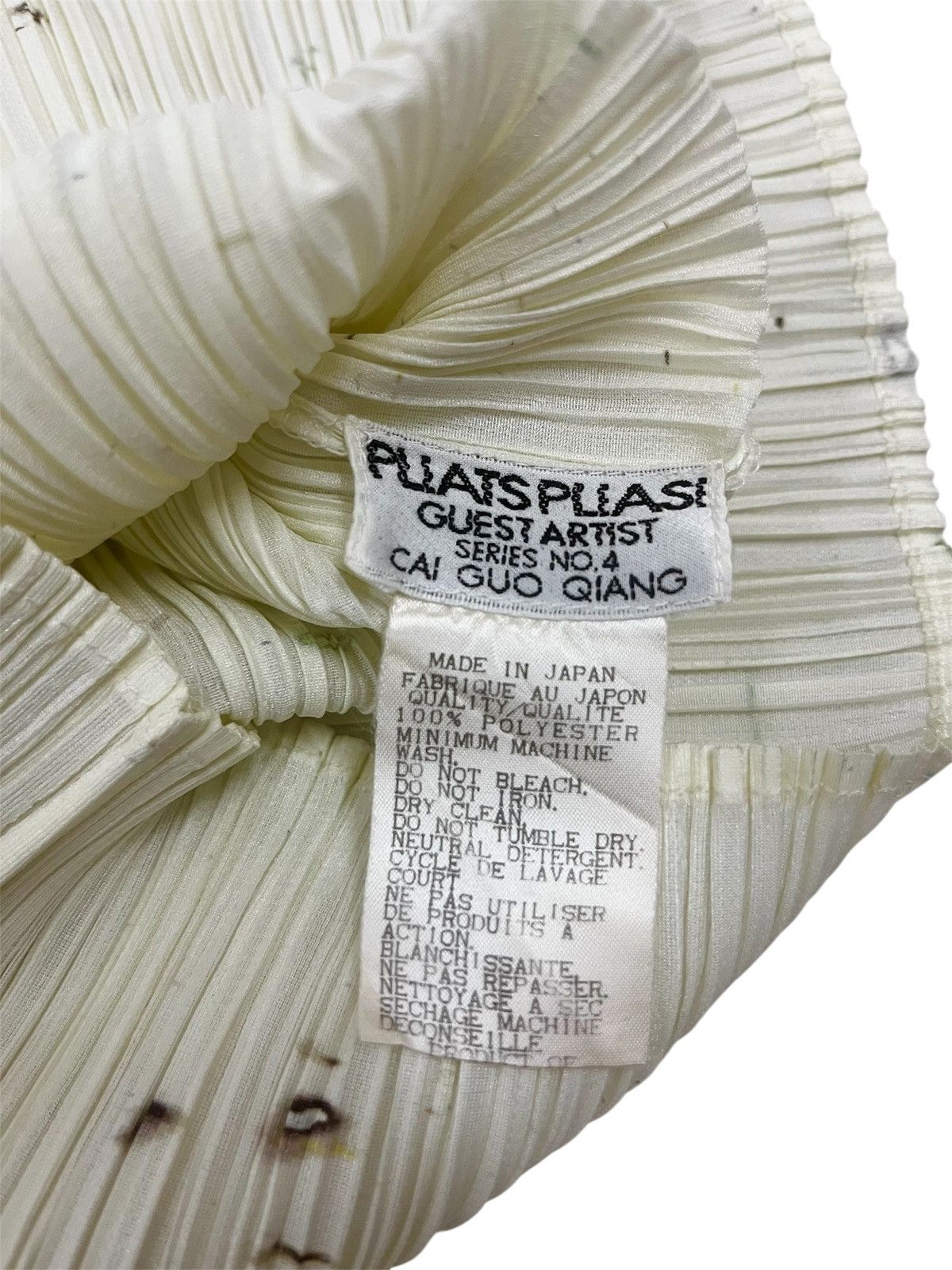 Issey Miyake × Pleats Please Issey Miyake Archive AW98 Pleats Please Cai Guo Qiang Turtle Neck Size L / US 10 / IT 46 - 9 Thumbnail