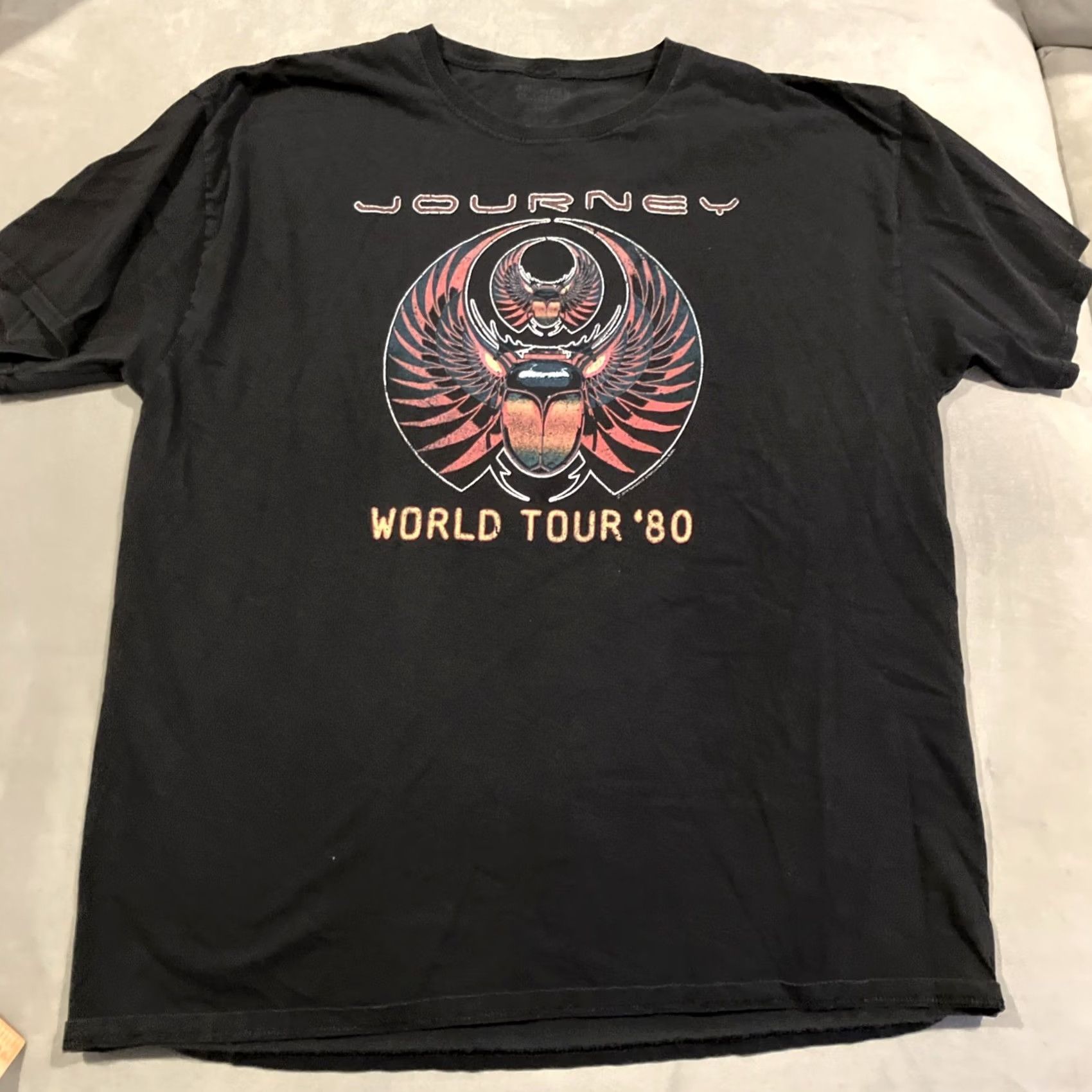 Vintage American Classics Journey 1980 World Tour Departure Album T Shirt XL Men Black Short Sleeve Crew Neck Graphic Print T-Shirt Size US XL / EU 56 / 4 - 2 Thumbnail