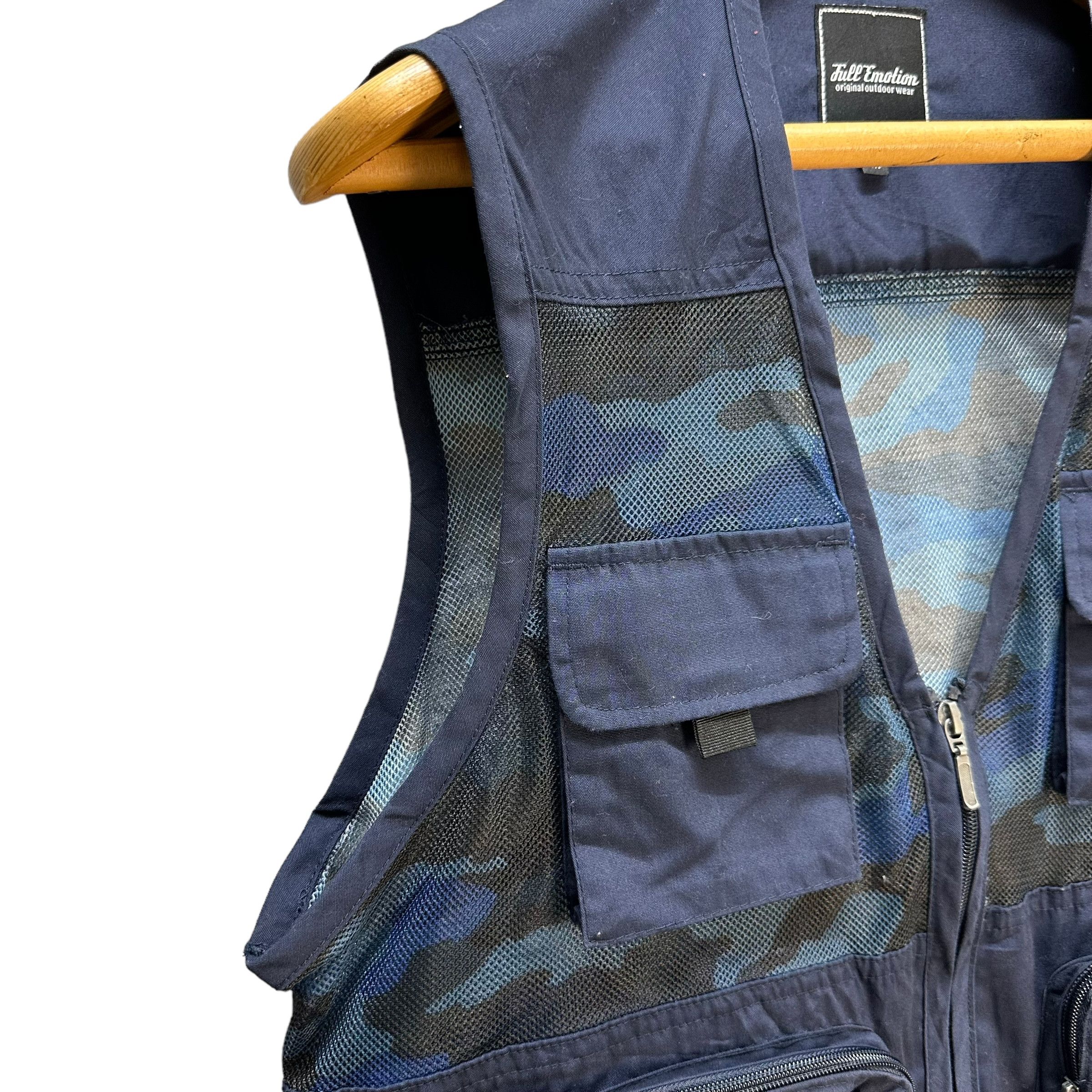 Japanese Brand FULL EMOTION Blue Camo Utility Mesh Vest #A3-0073 Size US M / EU 48-50 / 2 - 4 Thumbnail