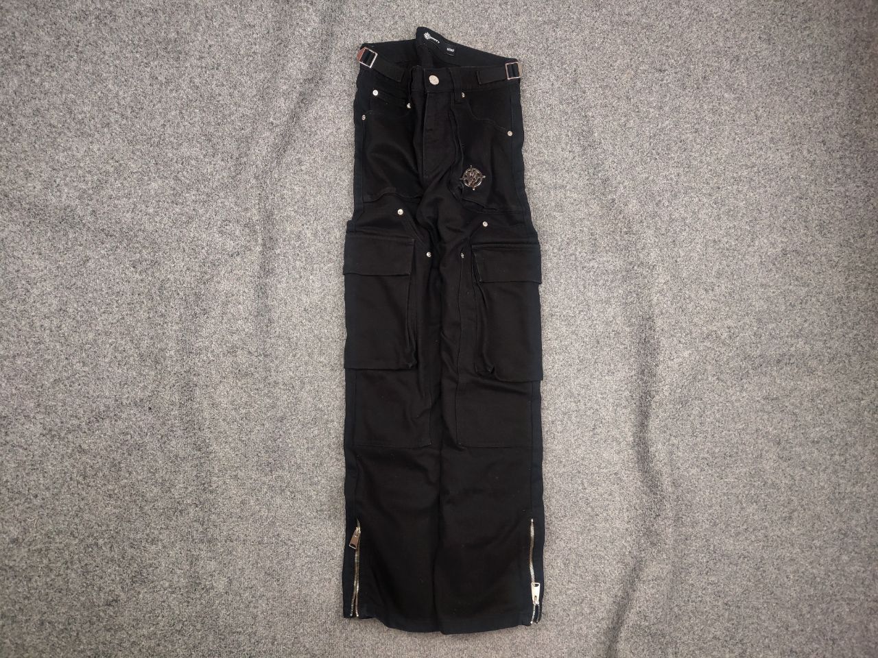 Japanese Brand Vicinity Design Multipocket Zip logo cargo Back Baggy Pants Size US 30 / EU 46 - 1 Thumbnail