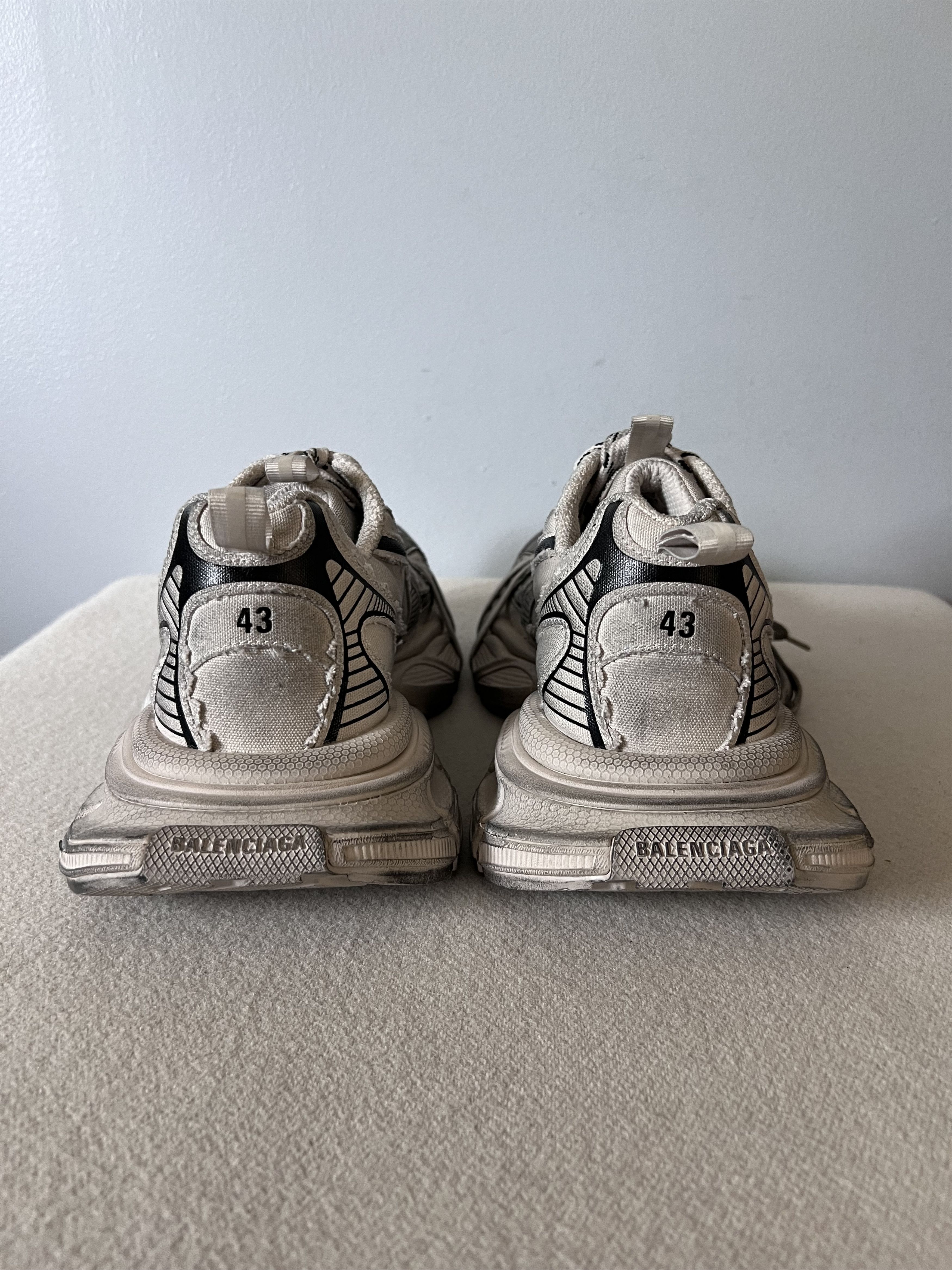 Balenciaga Balenciaga 3XL Sneakers in Beige Destroyed Canvas Size US 10 / EU 43 - 5 Thumbnail