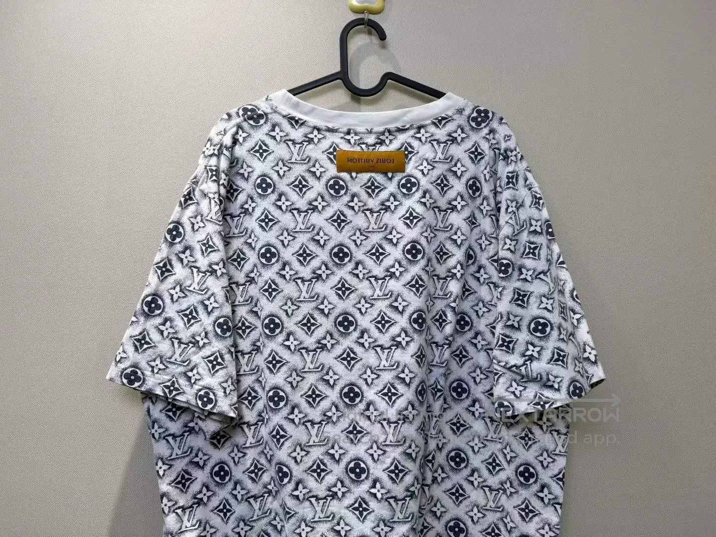 Louis Vuitton Louis Vuitton size 4L Black and White Graffiti Full Logo S Size US S / EU 44-46 / 1 - 5 Thumbnail