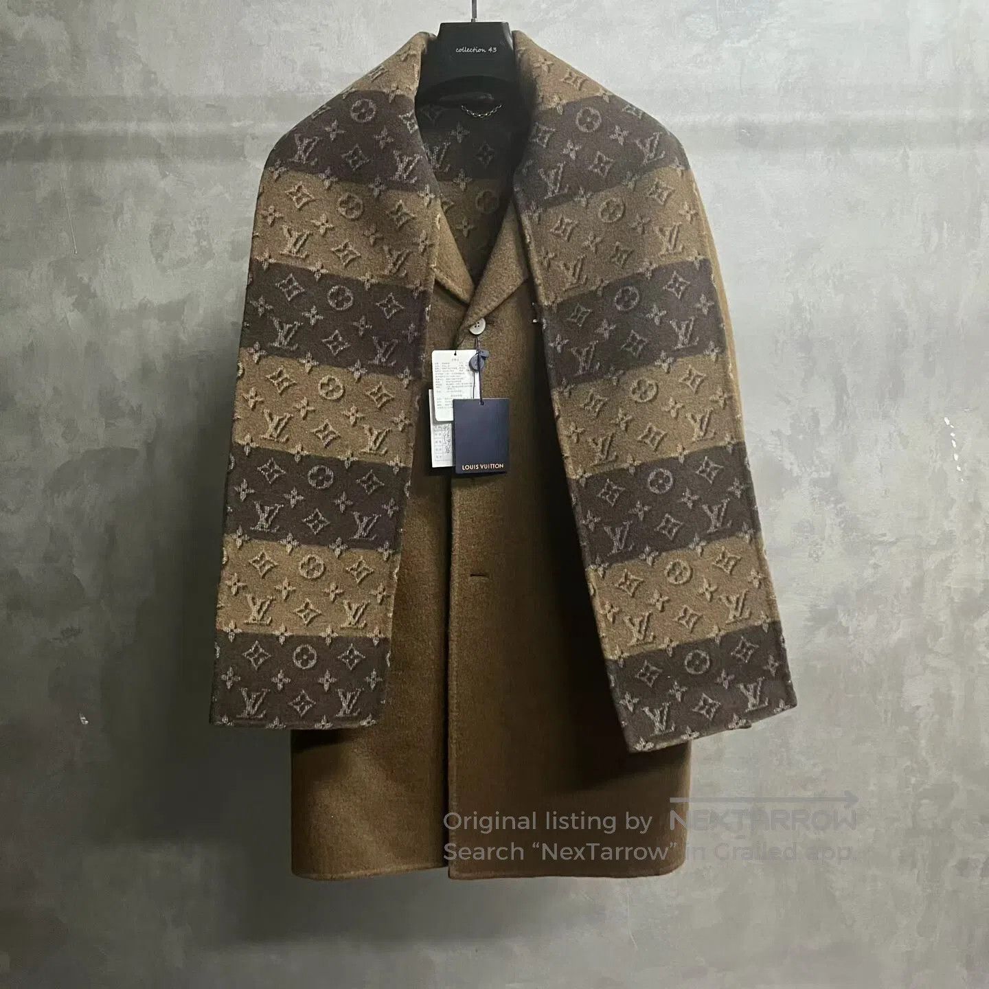 Louis Vuitton Louis Vuitton embossed mixed-color coat| Size US S / EU 44-46 / 1 - 1 Thumbnail