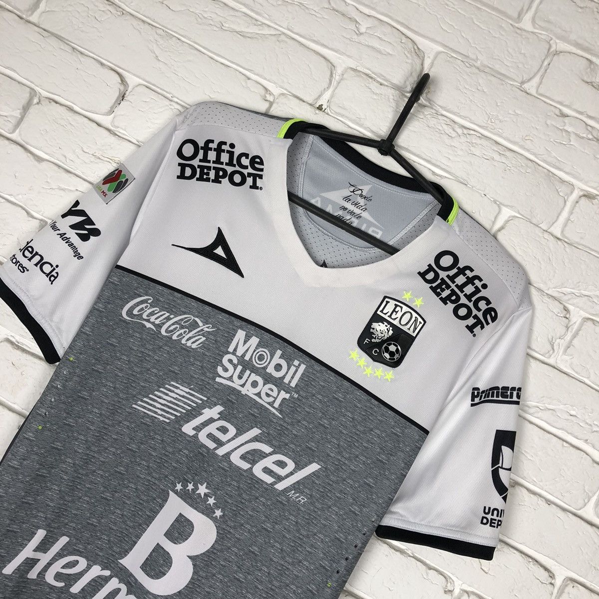 Other FC Leon club 2016 2017 third jersey soccer Size US M / EU 48-50 / 2 - 2 Thumbnail