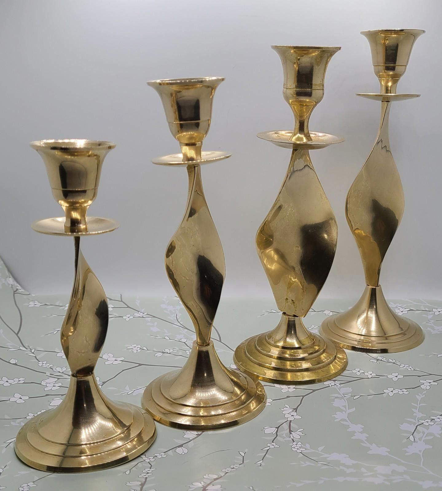 The Unbranded Brand 4pc Vintage 1970s Solid Brass Swirled Candlestick Holders Size ONE SIZE - 1 Thumbnail