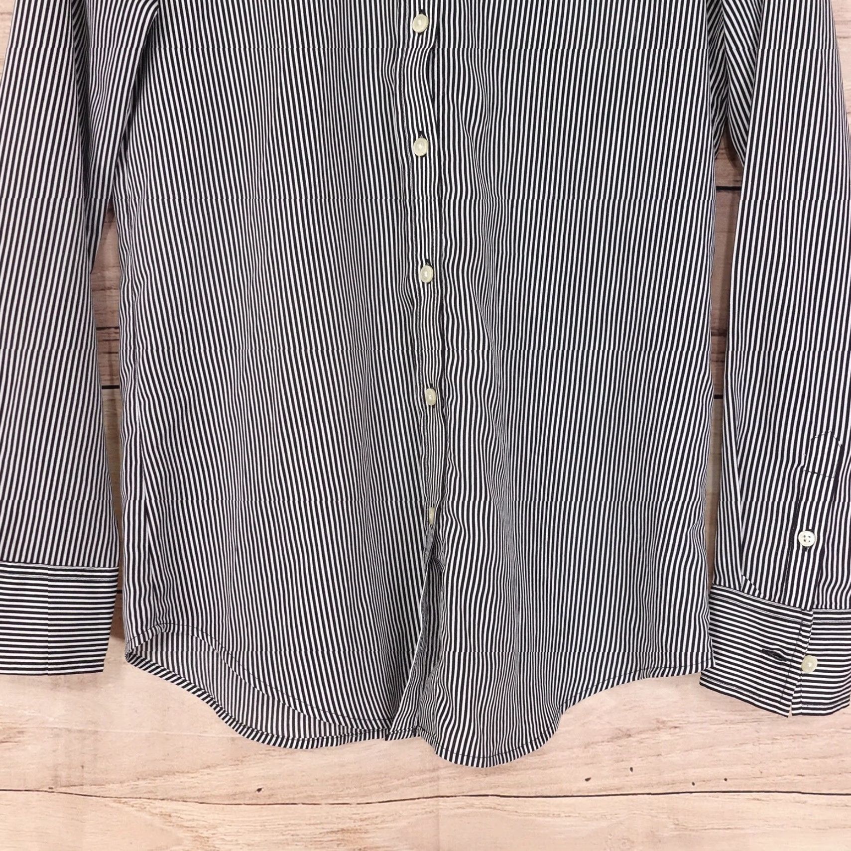 Banana Republic Banana Republic Shirt Womens XS Black White Striped Dillon Button Up -V1 Size XS / US 0-2 / IT 36-38 - 3 Thumbnail
