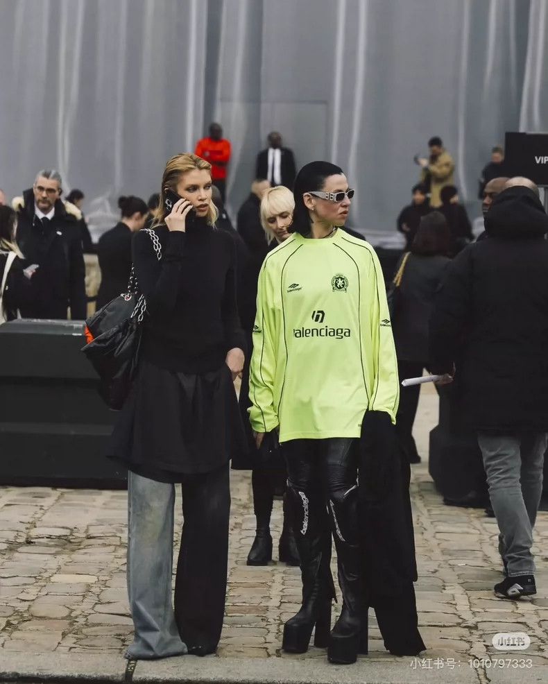 Balenciaga Balenciaga Manchester United football long sleeves Size US S / EU 44-46 / 1 - 8 Thumbnail