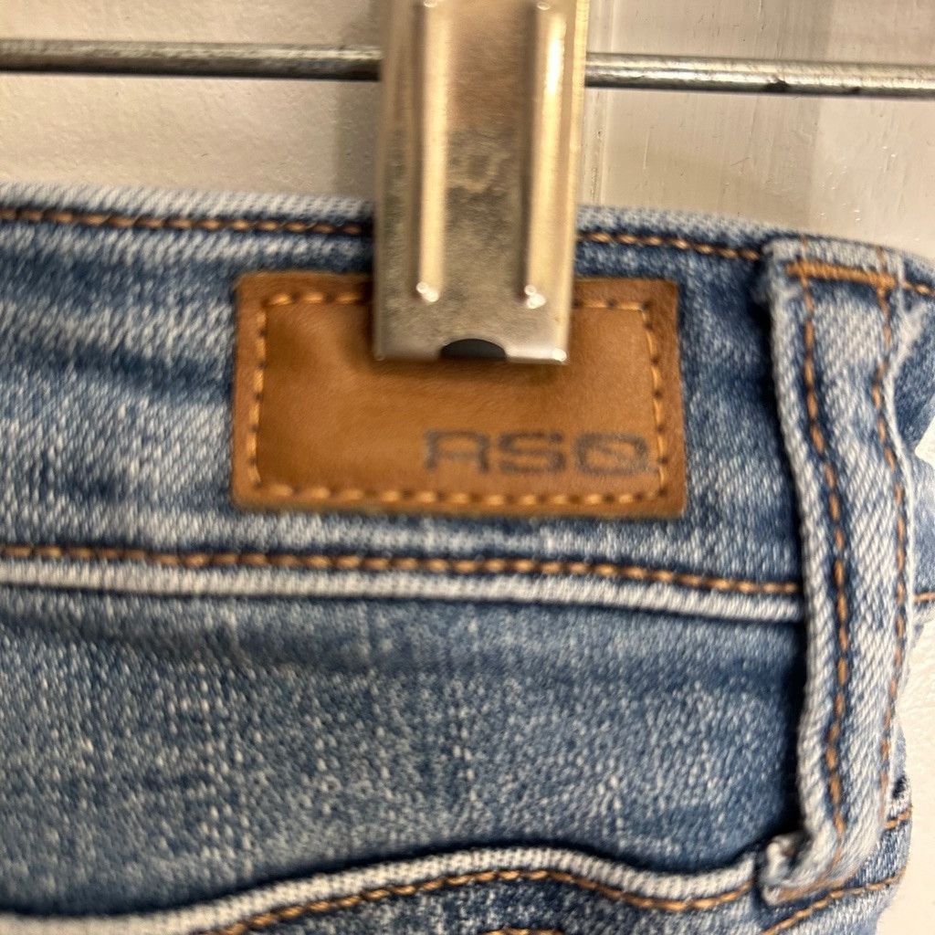 Rsq Women's RSQ Jeans, Size 27 vintage Mom, Blue Size 26" / US 2 / IT 38 - 11 Thumbnail