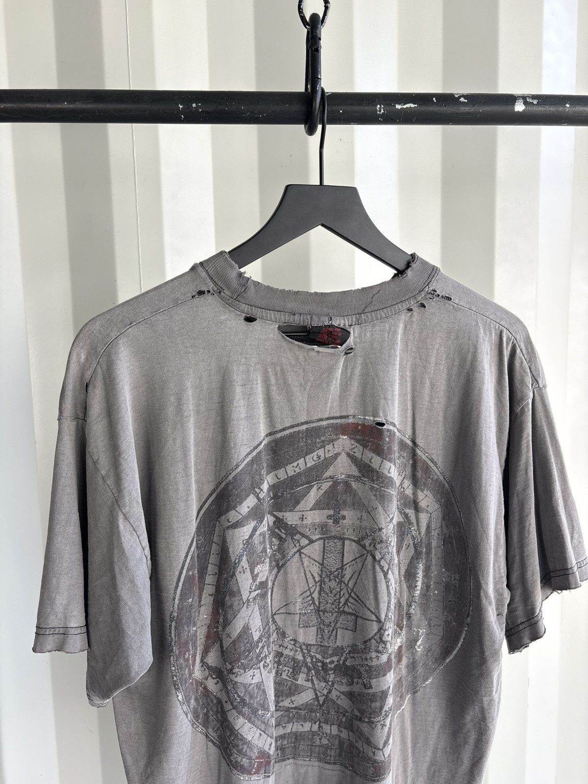 Band Tees Vintage Venom Black Metal Shirt Faded Distressed GRUNGE Size US XL / EU 56 / 4 - 5 Thumbnail