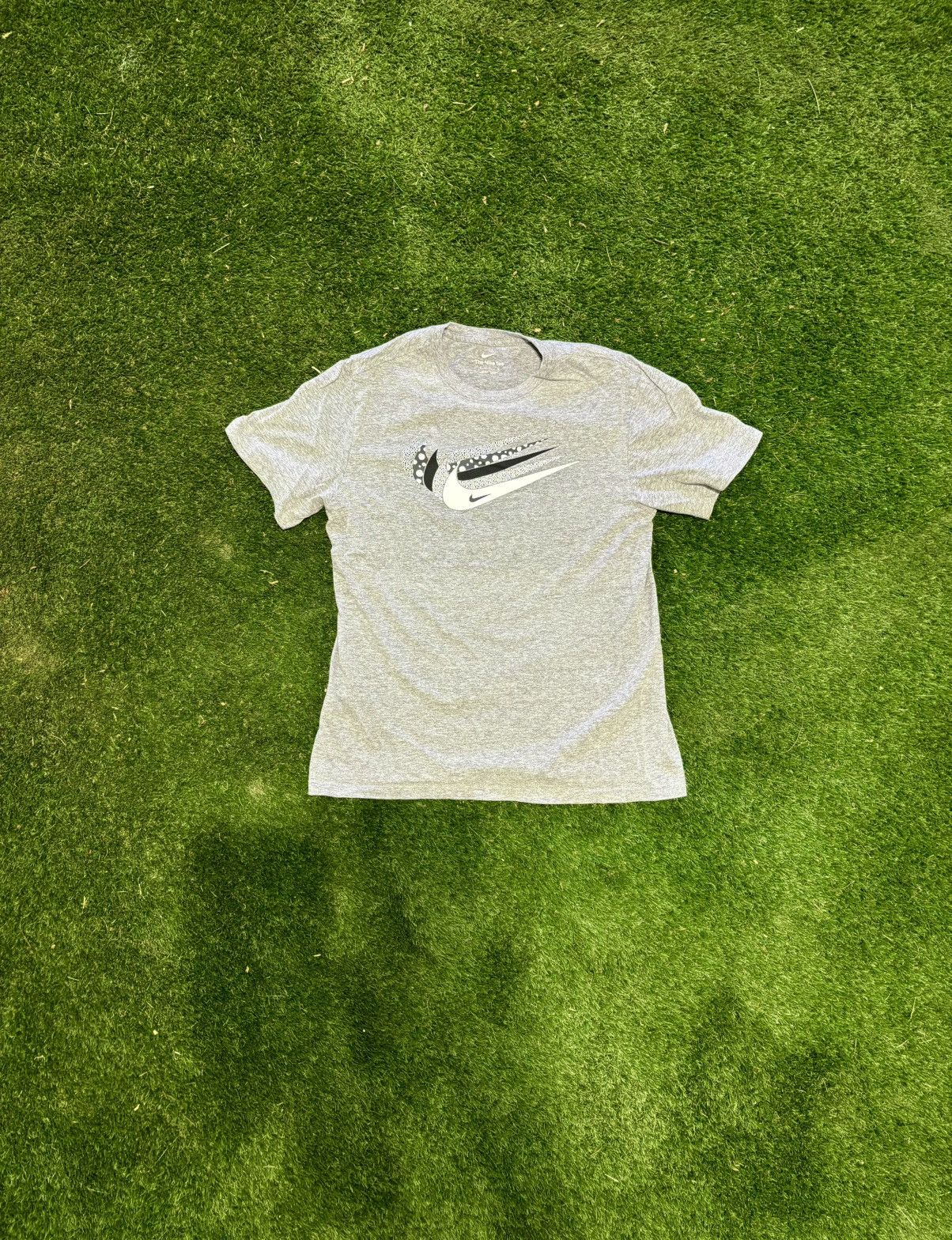 Nike Nike Sports Tee Size US M / EU 48-50 / 2 - 1 Thumbnail