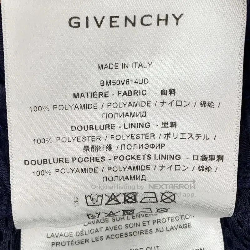 Givenchy Givenchy Casual Long Pants in Dark Blue . Size 28" / US 6 / IT 42 - 7 Thumbnail