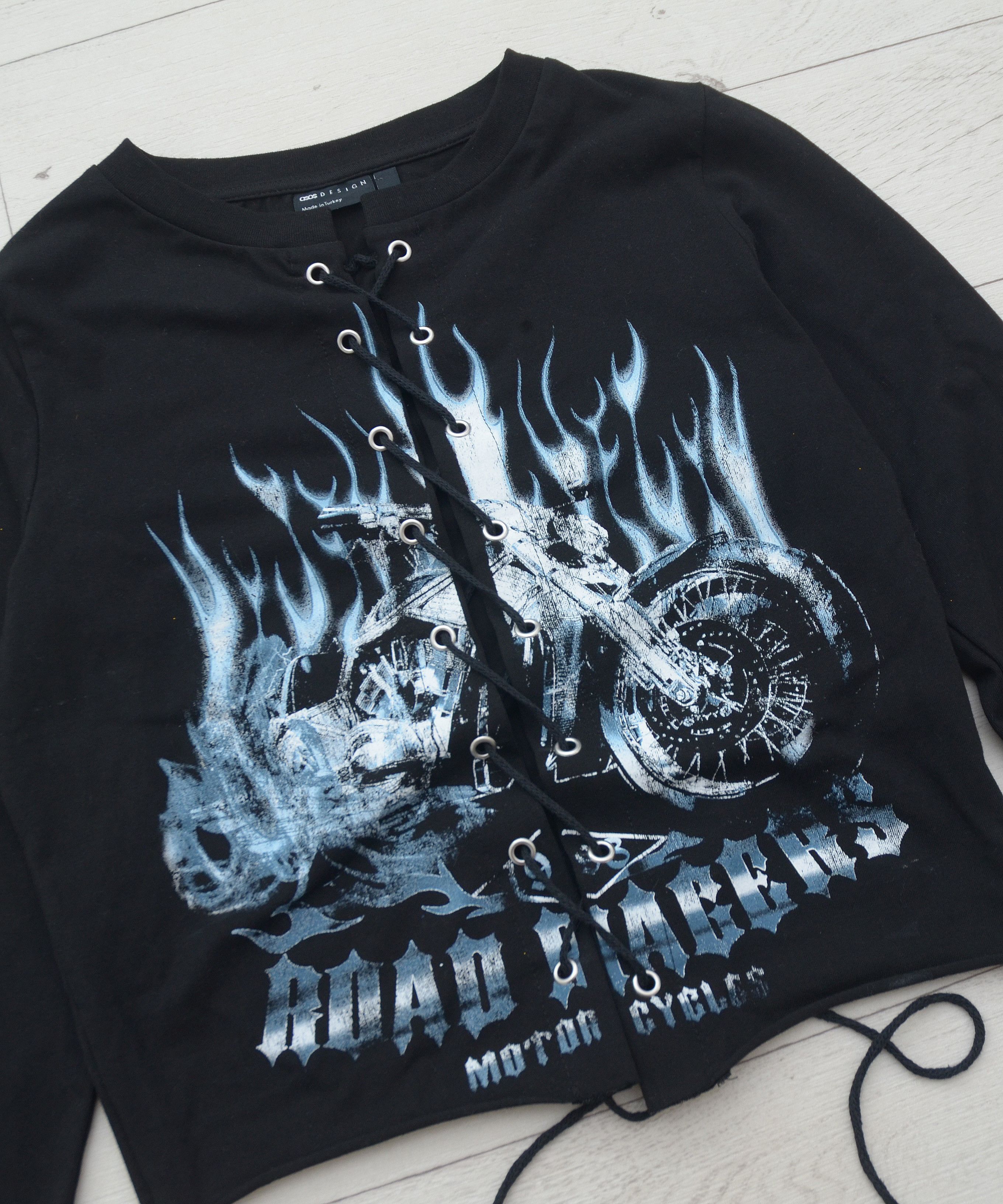 Asos × Vintage ASOS DESIGN Long sleeve top lace up and Rock Graphic Y2K Size US M / EU 48-50 / 2 - 8 Thumbnail
