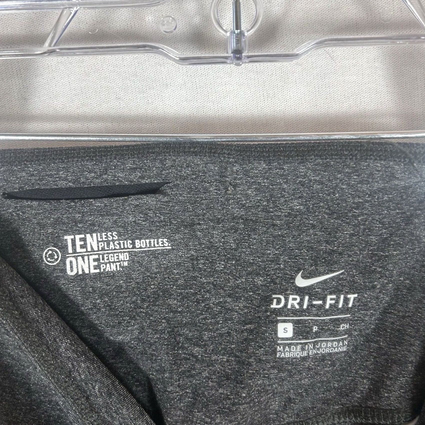 Nike Nike Dri-Fit Capri Leggings Womens Small Capri Gray 21 Inseam Activewear Athletic Size 28" / US 6 / IT 42 - 2 Thumbnail