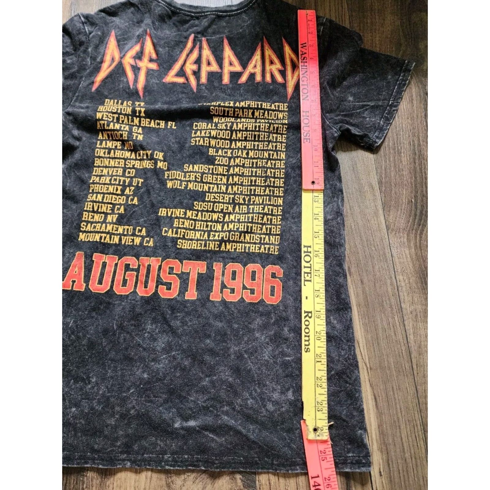 Doublet Def Leppard Rock Of Ages Double Sided T Shirt Black Animal Print Small Unisex Adults Rock Band Tee Size US S / EU 44-46 / 1 - 3 Thumbnail