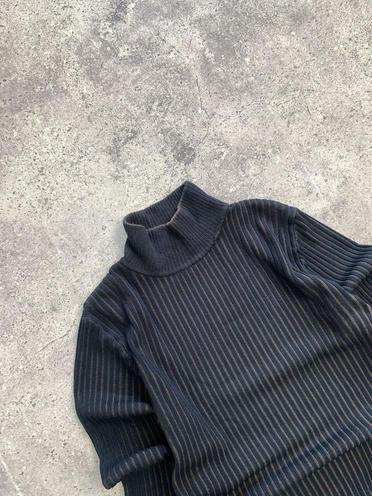 Japanese Brand × Vintage Vintage Y2K Distressed Striped Sweater Faded knit Y2K Effect Size US M / EU 48-50 / 2 - 7 Thumbnail