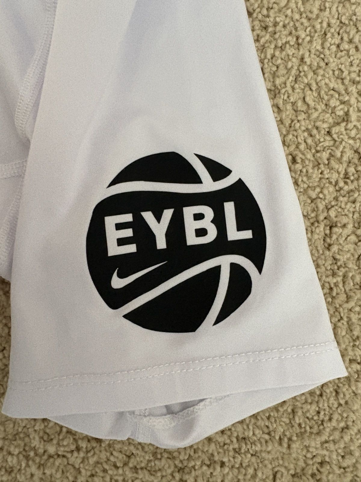 Nike Nike EYBL Compression White Size US M / EU 48-50 / 2 - 3 Thumbnail