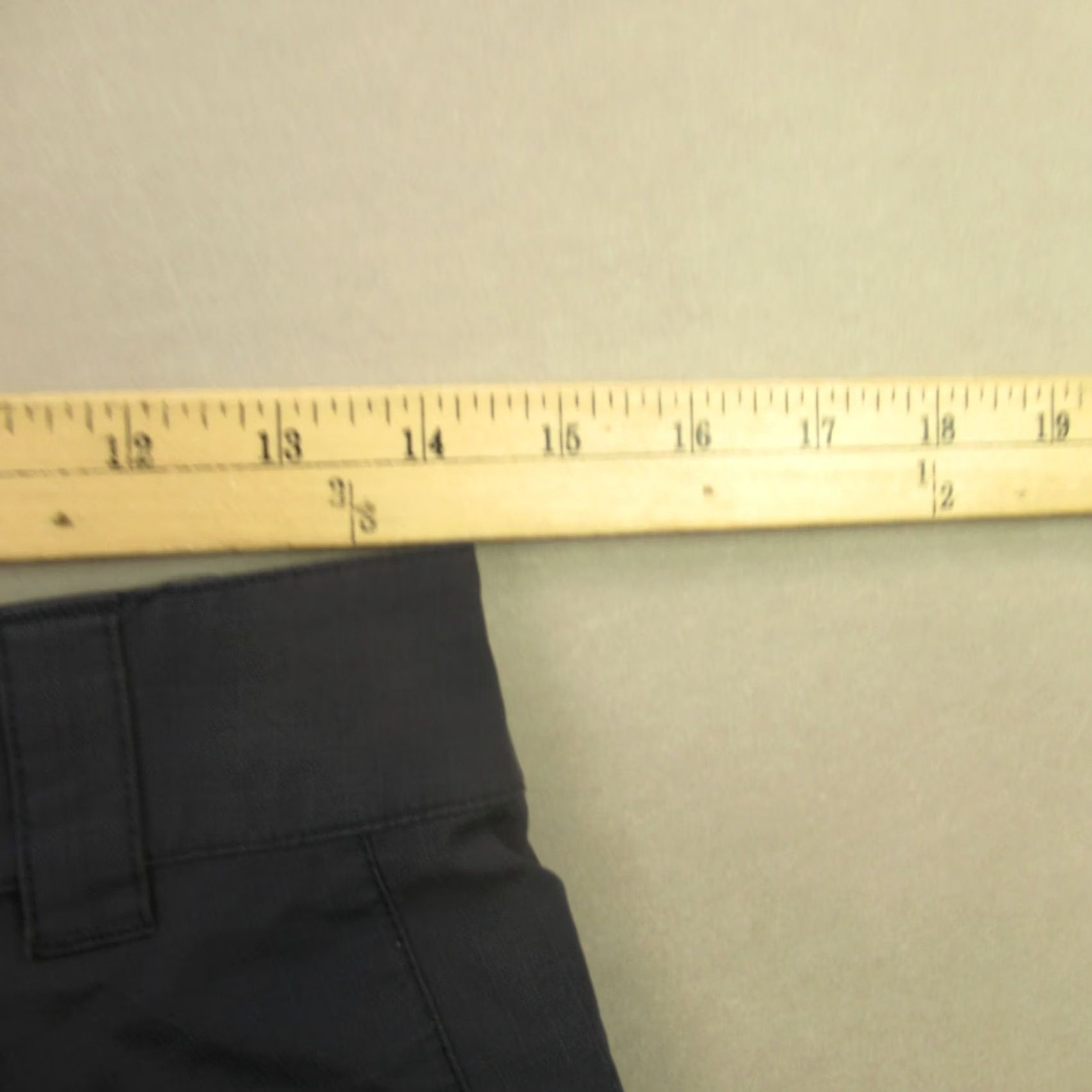 Vintage Kari Traa Women's Small Chino Shorts Gray Pockets Casual Outdoor Hiking Lightweight Size 28" / US 6 / IT 42 - 6 Thumbnail