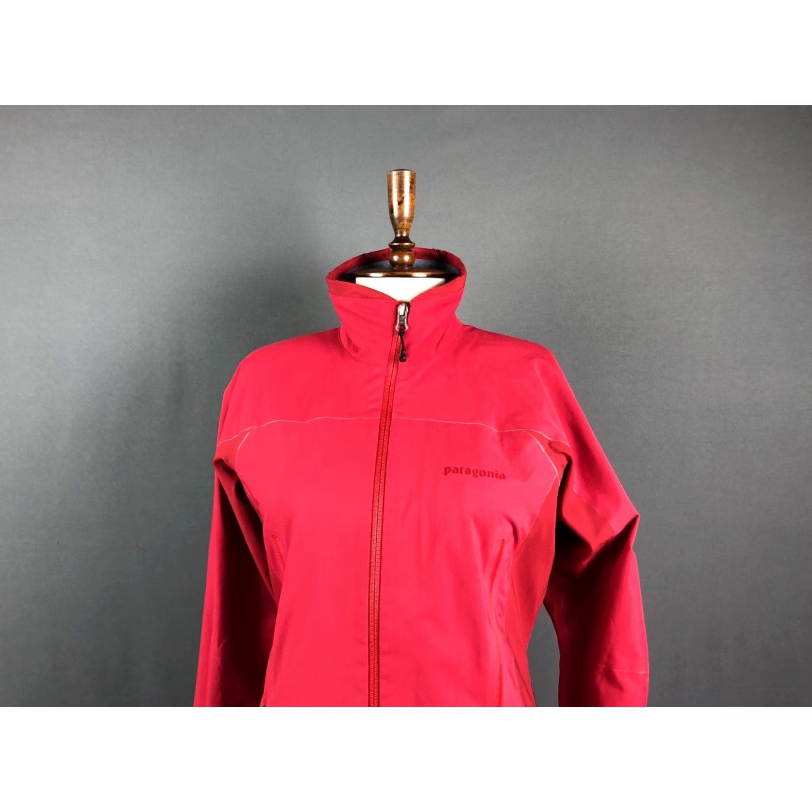 Patagonia Patagonia Full Zip Jacket Women Size S Red Polyester Windbreaker Casual Solid Zip Pockets Logo Size S / US 4 / IT 40 - 4 Thumbnail