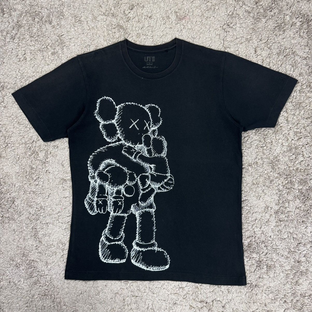 Japanese Brand UT x Kaws T-shirt Size US L / EU 52-54 / 3 - 1 Thumbnail