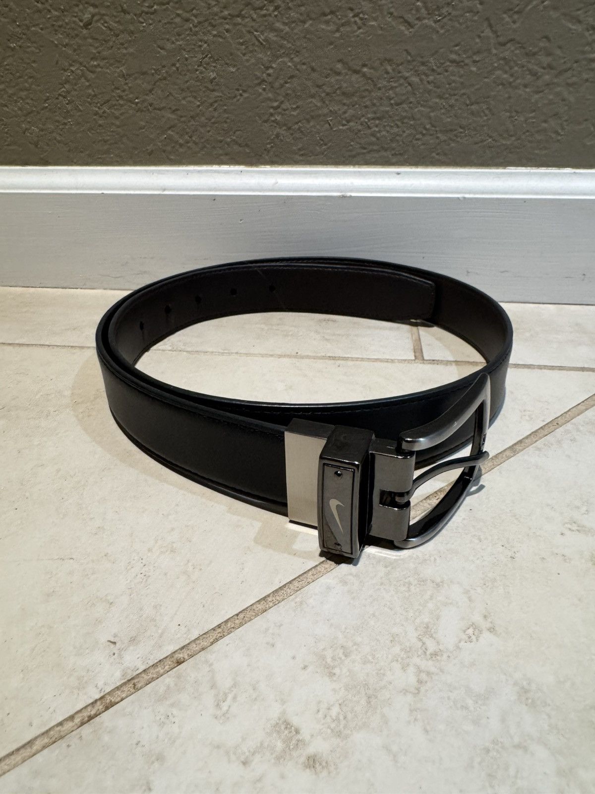 NIKE Reversible Belt Black / Brown 30-32 Silver Buckle