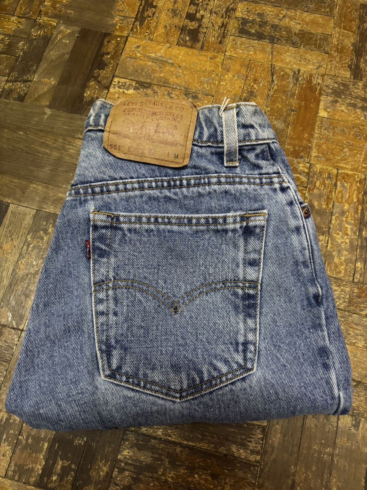 Jean × Levi's × Vintage Vintage Levis 90’s 551 Relaxed Fit Tapered Leg (Size 31) Size US 38 / EU 54 - 10 Thumbnail