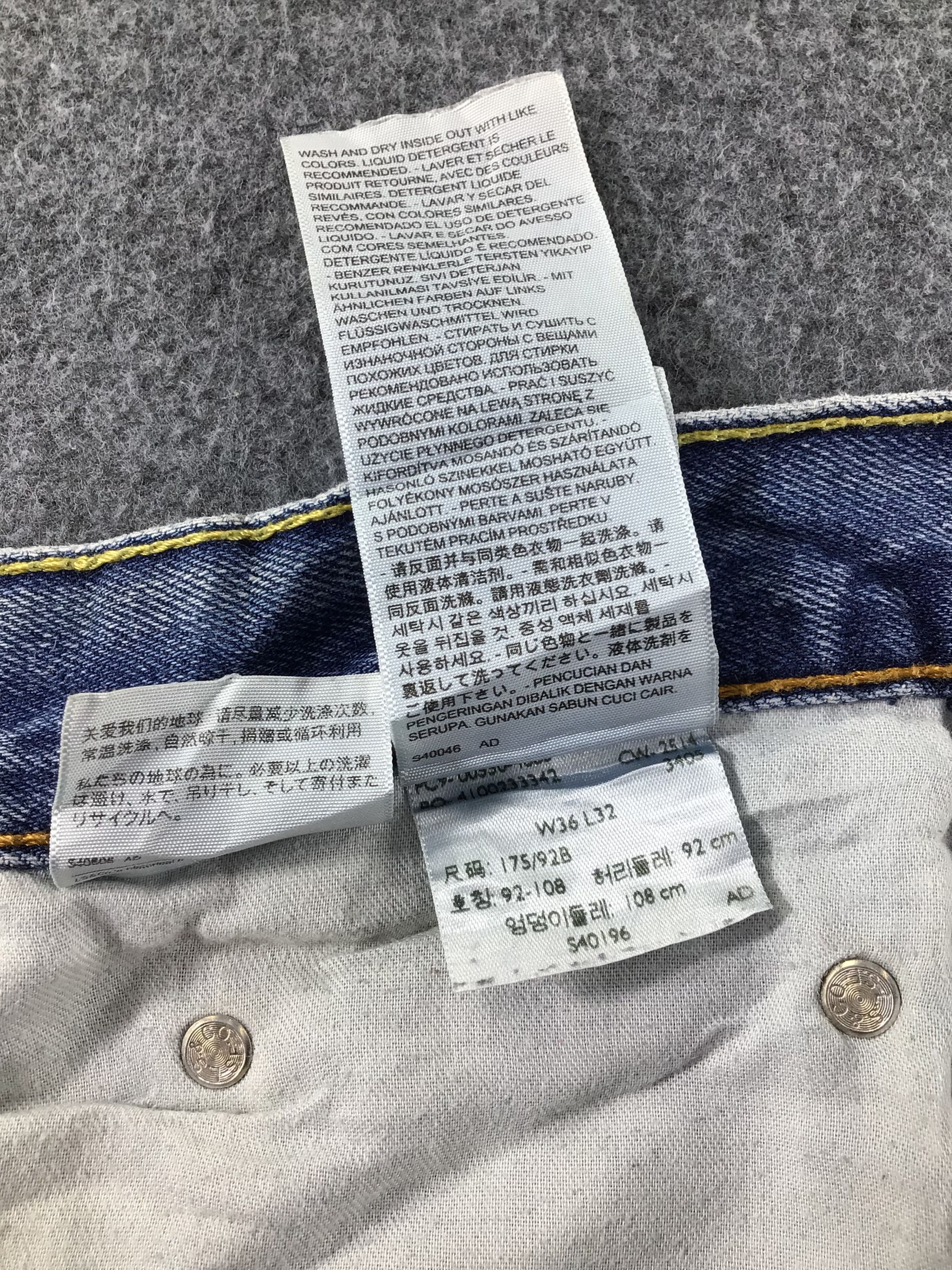 Levi's Vintage Levis 550 Jeans Dirty Faded Blue -J569 Size US 35 - 10 Thumbnail