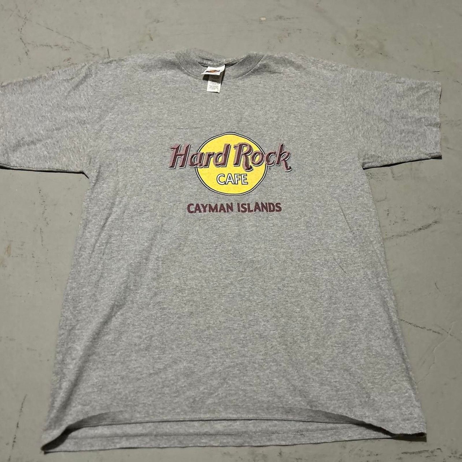 Hard Rock Cafe **Vintage Hard Rock Cafe Cayman Islands T-Shirt Size US L / EU 52-54 / 3 - 1 Thumbnail