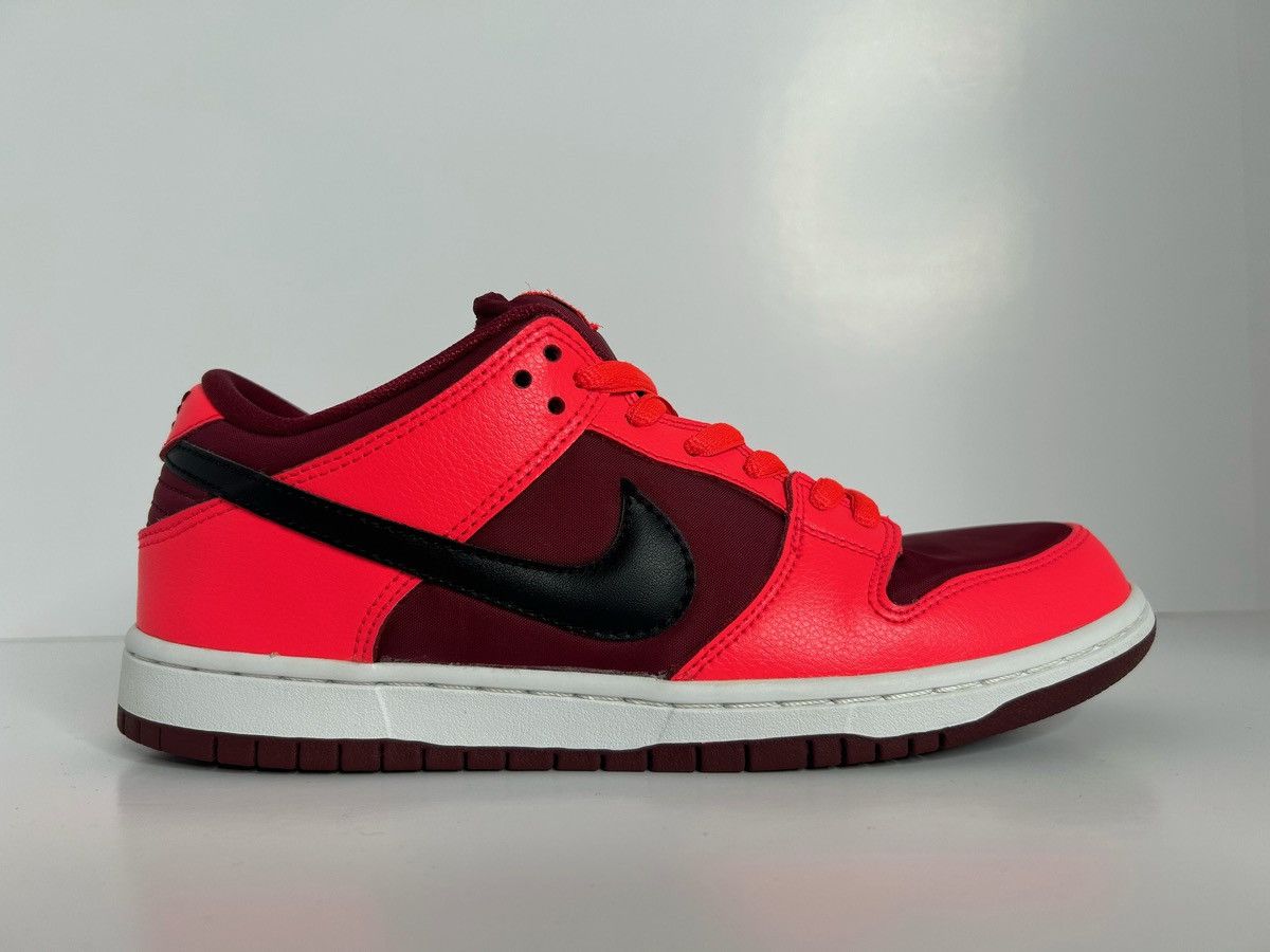 Nike SB Nike Sb Dunk Low Laser Crimson Size US 8.5 / EU 41-42 - 3 Thumbnail
