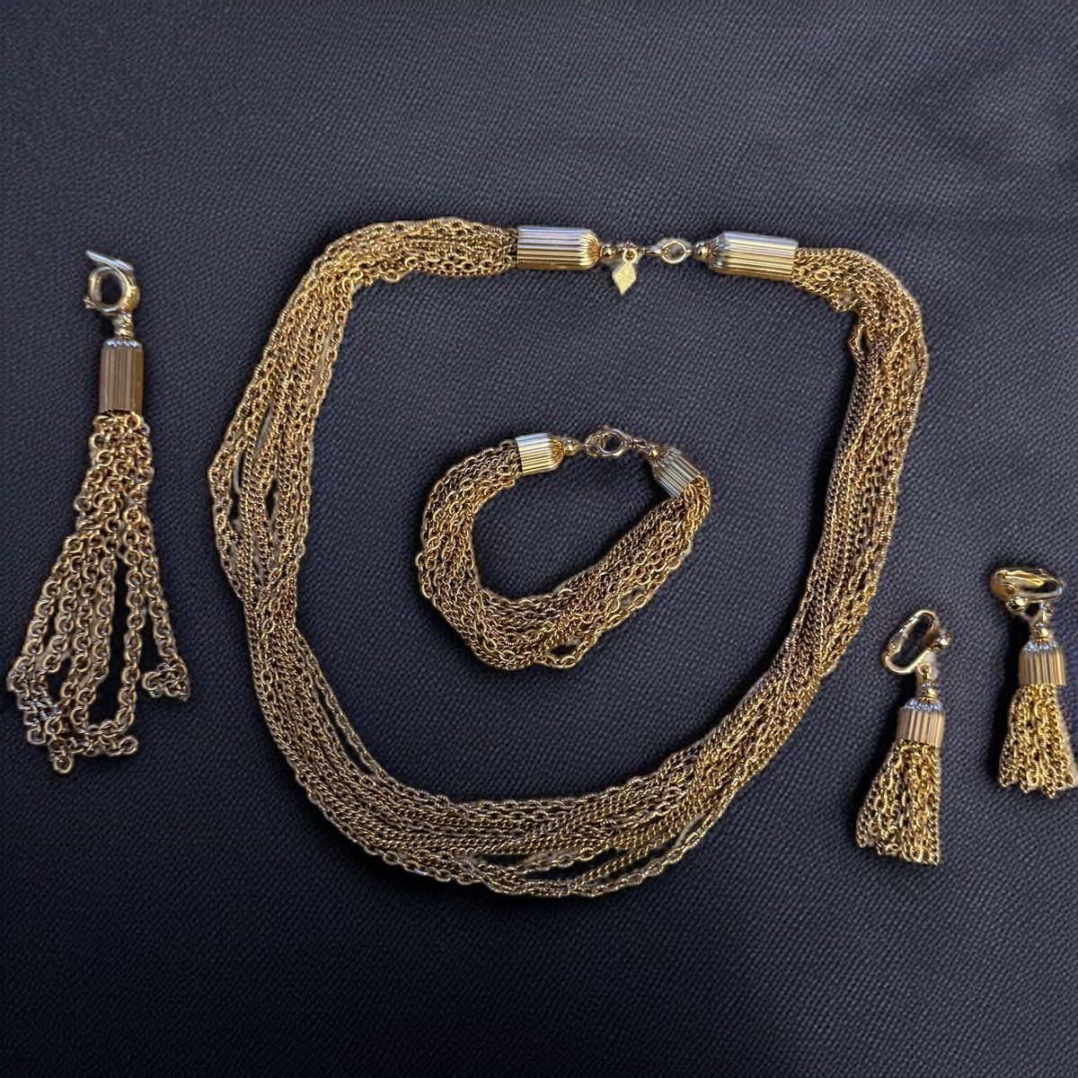 Vintage Vintage Sarah Coventry Golden Tassel 4 piece jewelry set Size ONE SIZE - 1 Thumbnail
