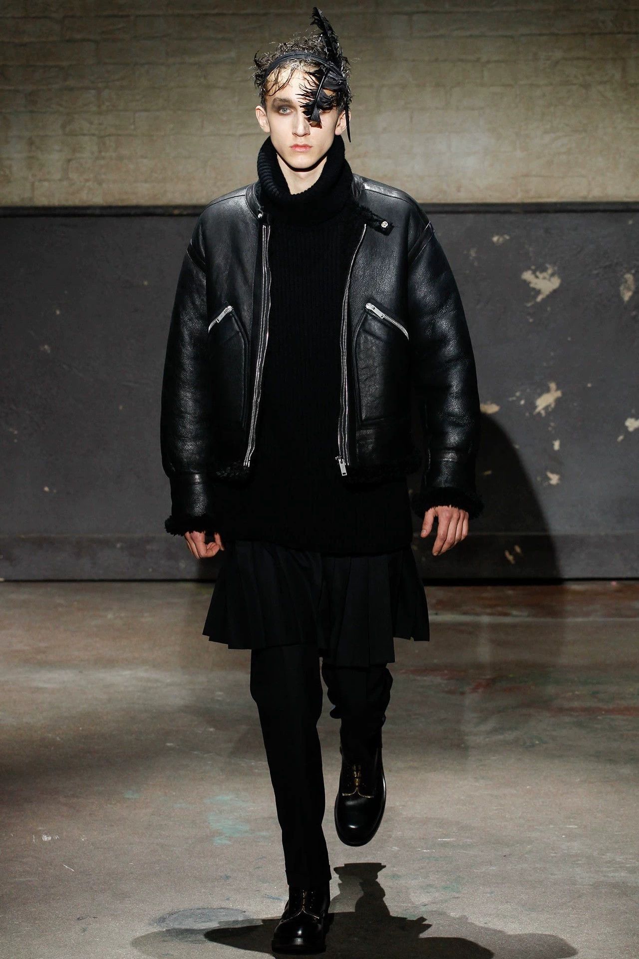 Alexander McQueen Alexander McQueen AW2014 Black & Gold Bomber Jacket Size US M / EU 48-50 / 2 - 7 Thumbnail