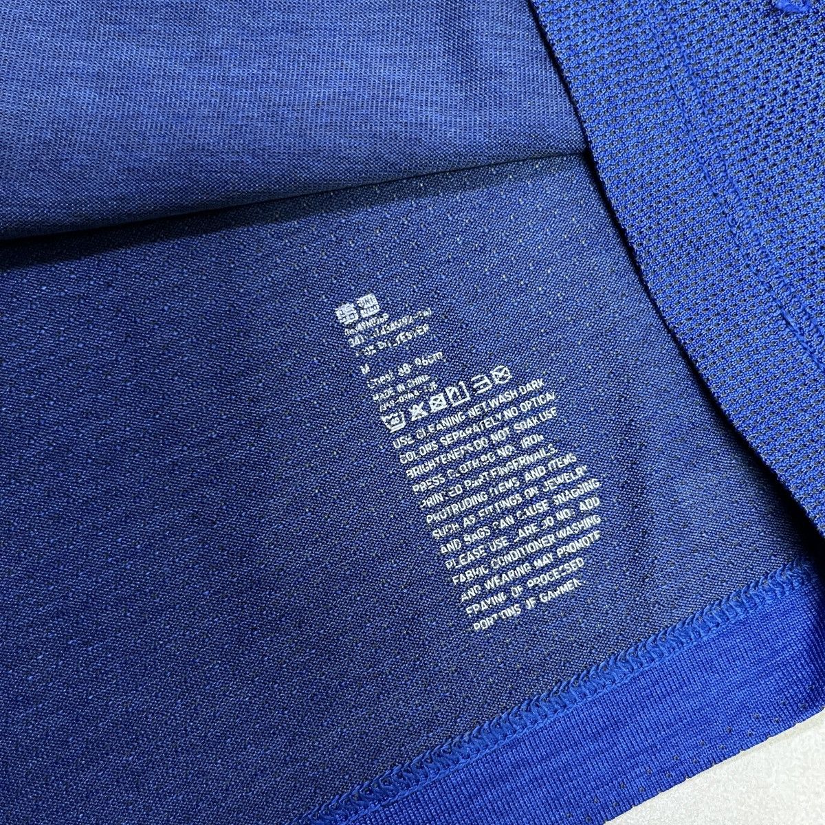 Uniqlo Uniqlo Polyester Polo Shirt Size US S / EU 44-46 / 1 - 4 Thumbnail