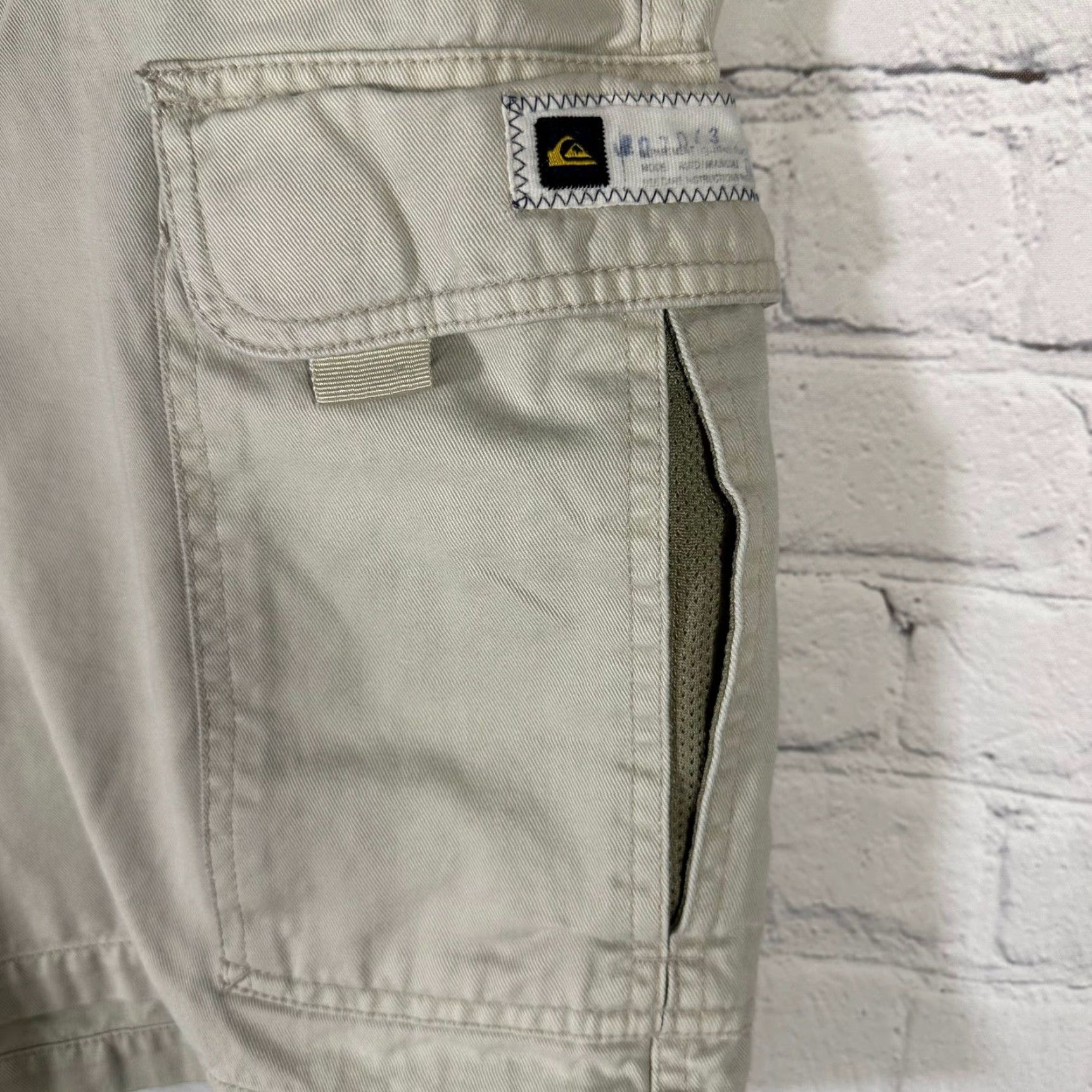 Quiksilver Quiksilver Cargo Shorts Khaki Tan Size 36 Belt Pockets Cotton Mens Cargo Short Beige 36 Regular Rise Mid 10-12in Belted Pockets Size US 36 / EU 52 - 2 Thumbnail