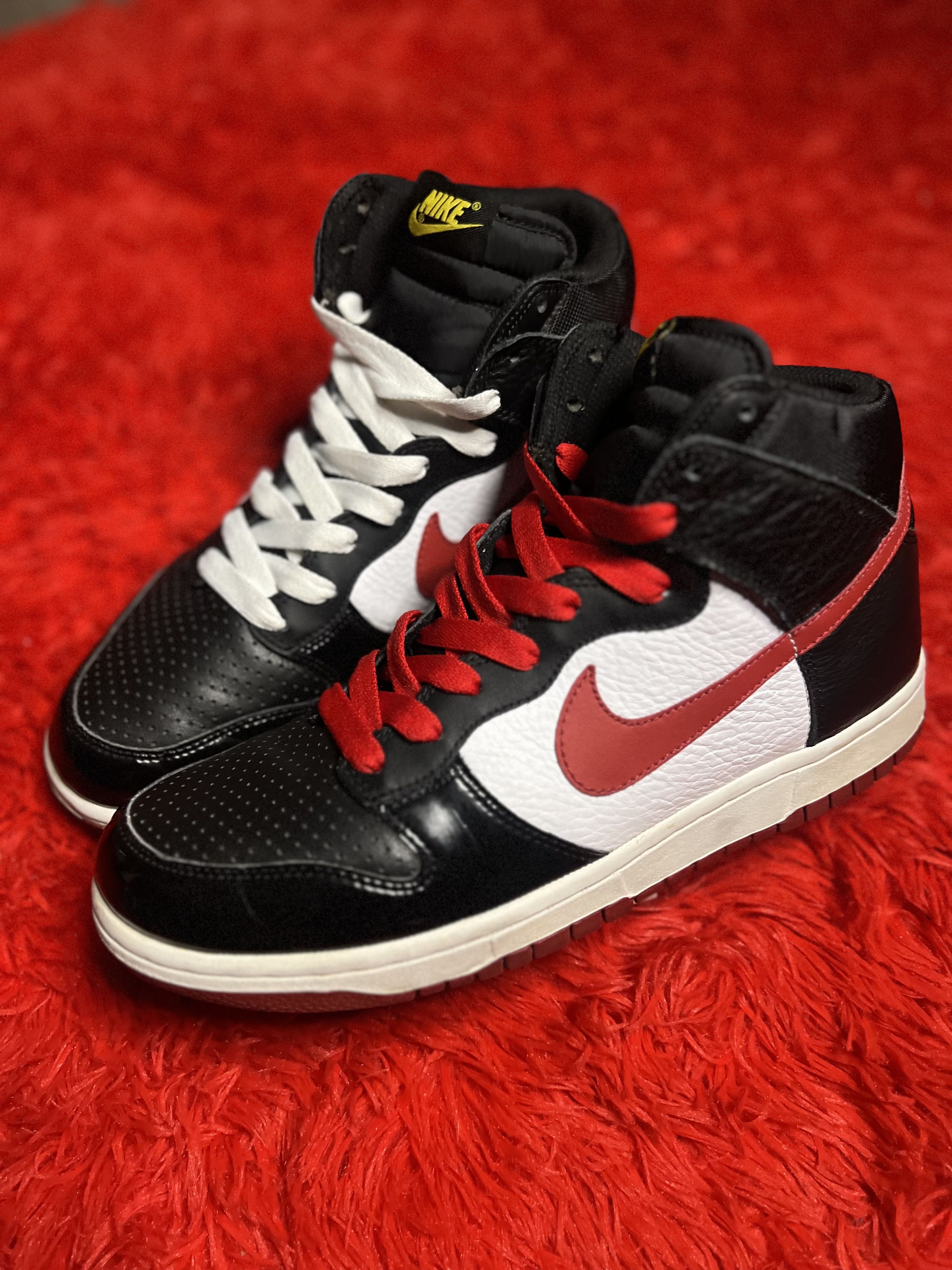 Nike Nike Dunk High Black White Red (2008) Size US 10 / EU 43 - 1 Thumbnail