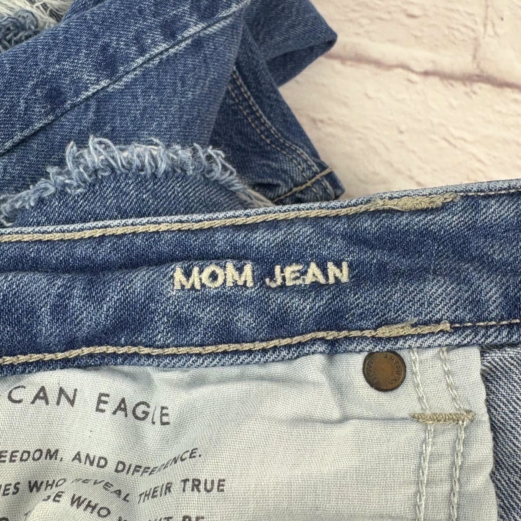 American Eagle Outfitters American Eagle Jeans Womens 14 X-Short Blue Mom Jean Distressed Ripped Cropped Size 36" / US 14 / IT 50 - 4 Thumbnail