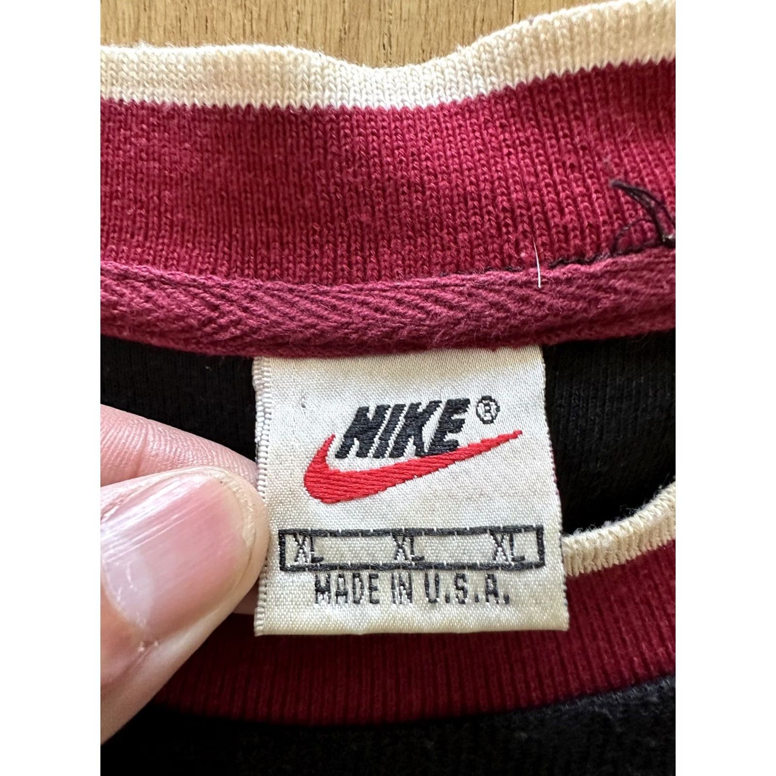 Nike VINTAGE Nike Swoosh Embroidered Shirt XL Black USA Made In USA Crew Neck Short Sleeve Mens 90s Nike Air Logo RARE Size US XL / EU 56 / 4 - 3 Thumbnail