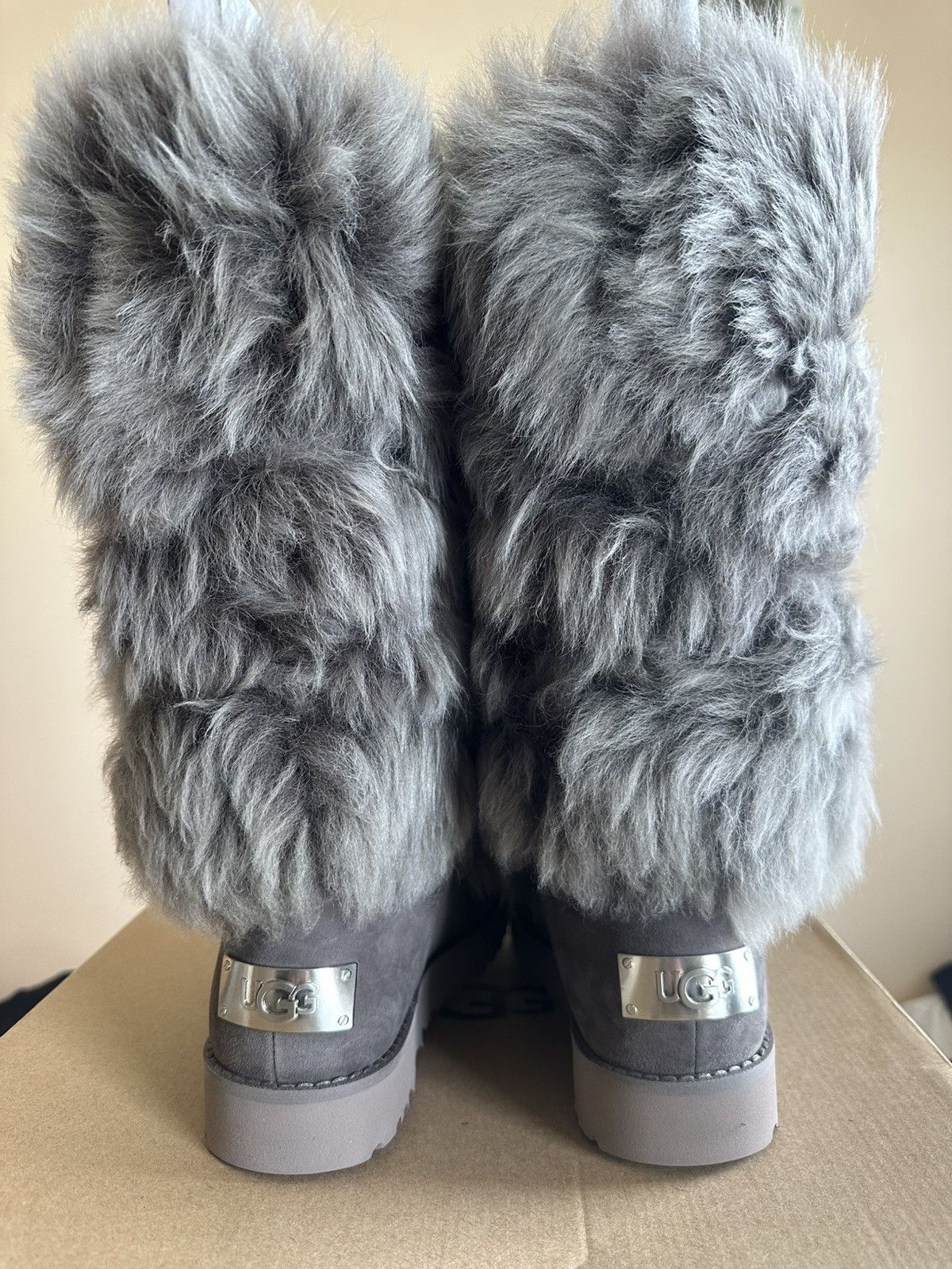 Ugg UGG Classic Posh Short Fur Boots - Thunder Cloud Size US 8 / IT 38 - 6 Thumbnail