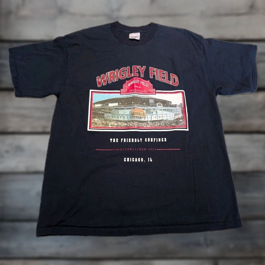 Vintage VINTAGE Chicago Cubs T-Shirt Stadium Wrigley Field - Cotton Heritage XL Blue Crew Neck Short Sleeve Men’s 90s Sports Baseball Graphic Print EUC Size US XL / EU 56 / 4 - 1 Thumbnail