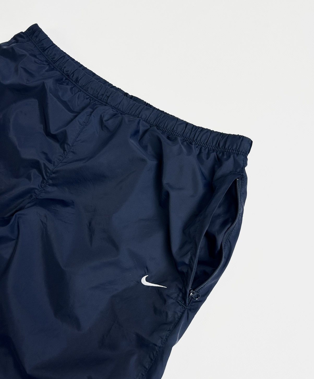 Nike × Vintage Vintage Nike Nylon Women’s Track Pants Y2k Navy Size 34" / US 12 / IT 48 - 7 Thumbnail