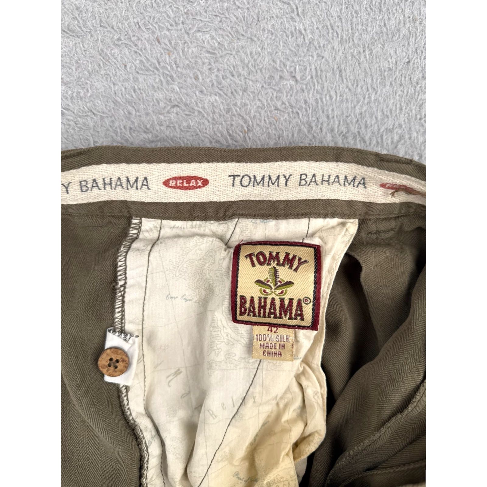 Tommy Bahama Tommy Bahama Shorts Mens 42 Brown Pleated 100% Silk Beach Pool Resort 42x9 Inseam 9 Size US 42 / EU 58 - 7 Thumbnail