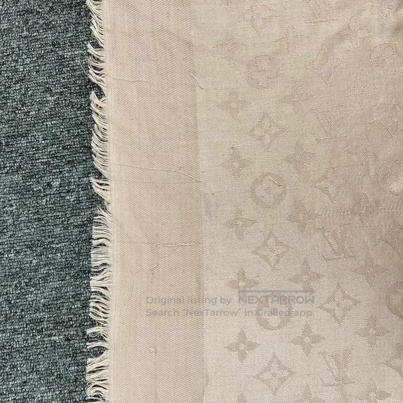 Louis Vuitton Louis Vuitton monogram pink, aged wool and silk shawl sc Size ONE SIZE - 6 Thumbnail