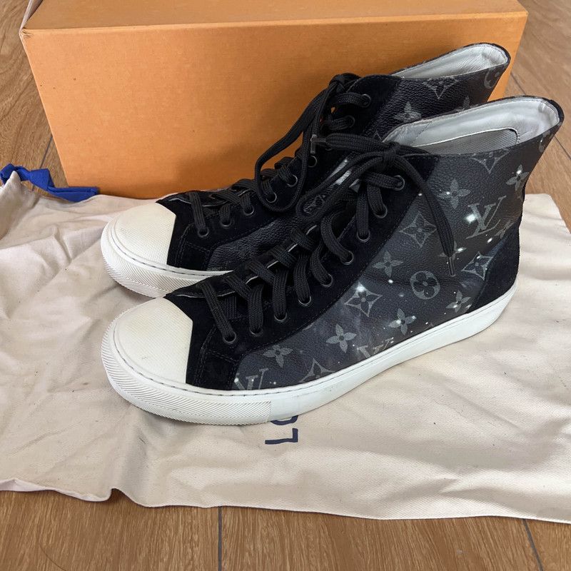 Louis Vuitton Louis Vuitton High-Top Fashion Sneakers in Black 0079 Size US 8 / EU 41 - 1 Thumbnail