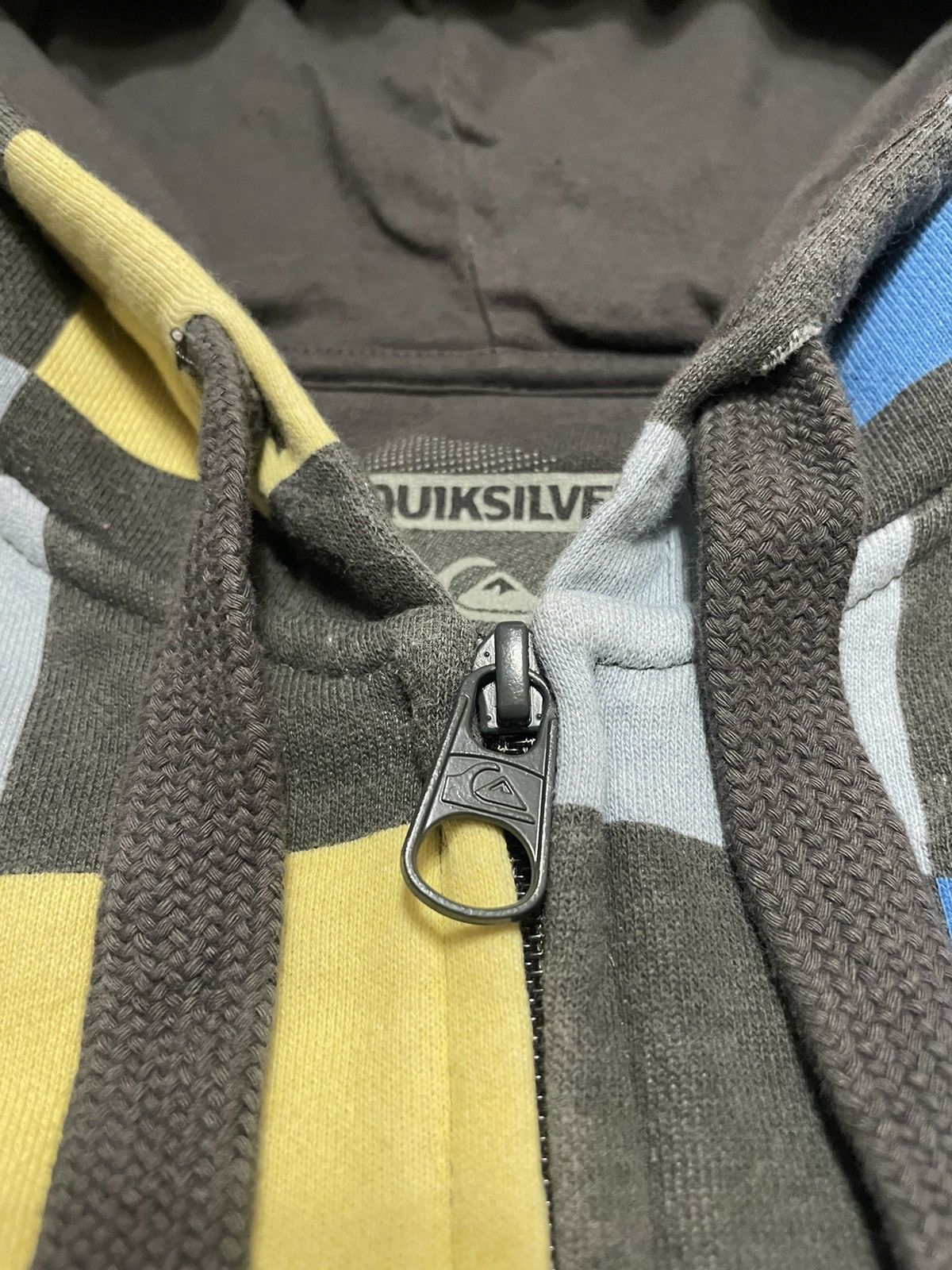 Quiksilver Vintage Quicksilver Surf Cubes Zip-Up Hoodie Size US M / EU 48-50 / 2 - 7 Thumbnail