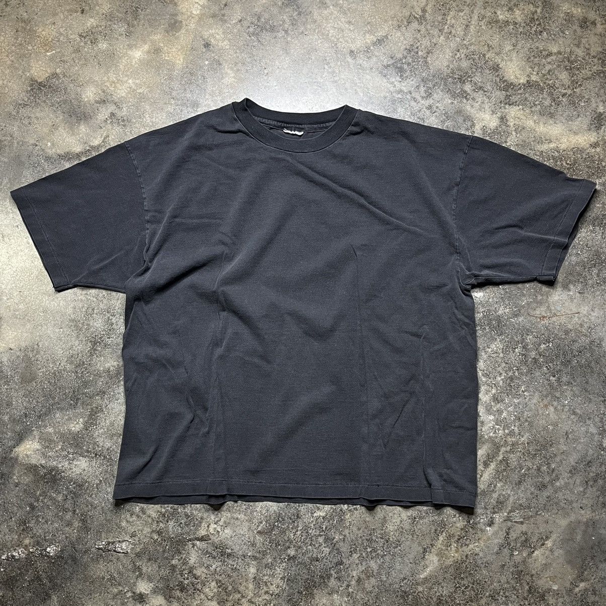 Vintage vintage blank black distressed tshirt Size US XL / EU 56 / 4 - 1 Thumbnail
