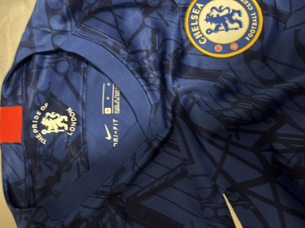 Nike Chelsea 2019/20 giroud signed shirt with autograph Size US M / EU 48-50 / 2 - 3 Thumbnail