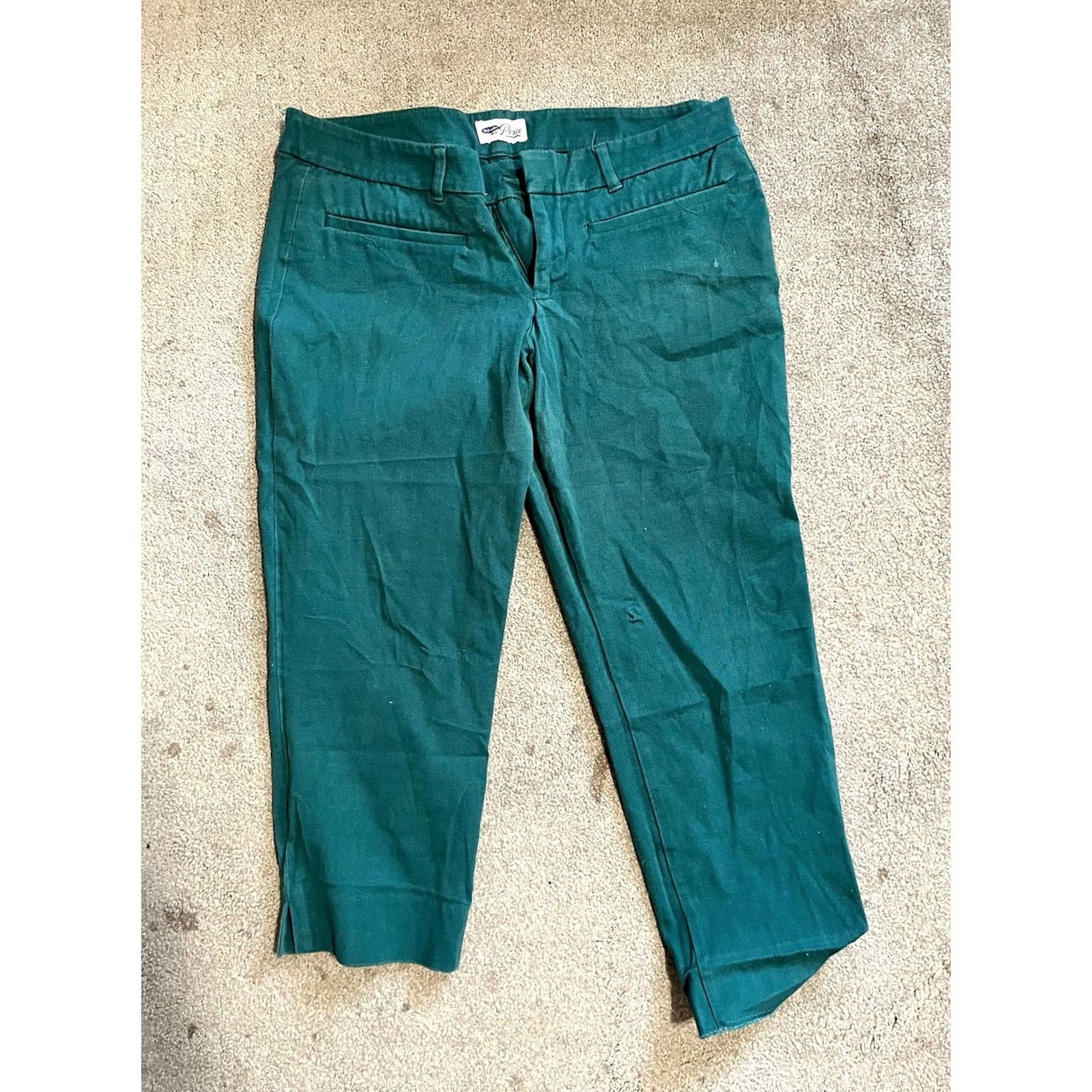 Old Navy Old Navy Pixie Pants Women Size 12 Green Cropped Capri Slim High Rise Capris, 21 Inseam, Cotton Blend, Button Fly, Pockets, Regular, Women Size 34" / US 12 / IT 48 - 2 Thumbnail