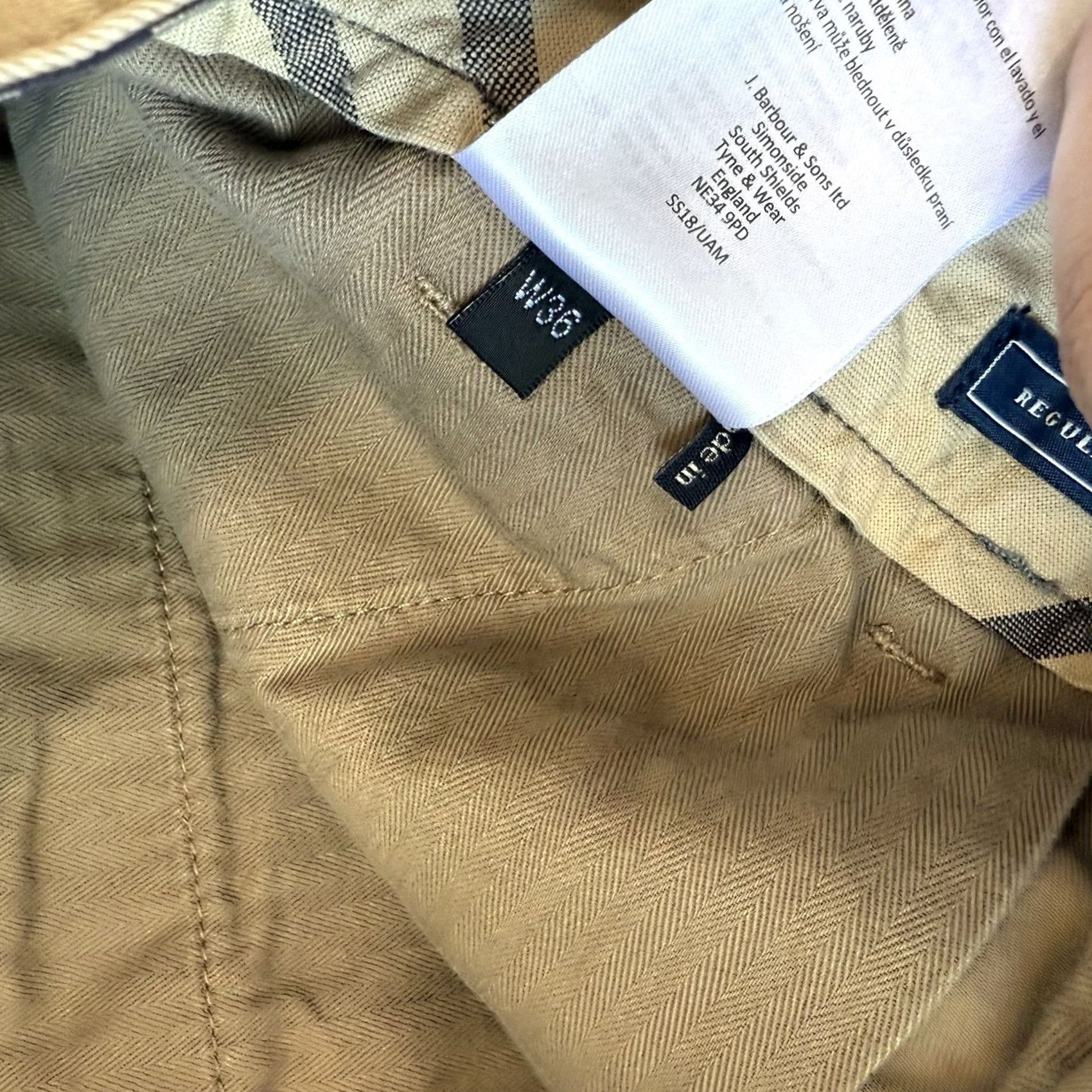 Barbour Barbour Chino Shorts 35 Beige Khaki Streetwear Casual Minimalist Men Shorts Regular Belted Front Flat Front Size US 35 - 7 Thumbnail