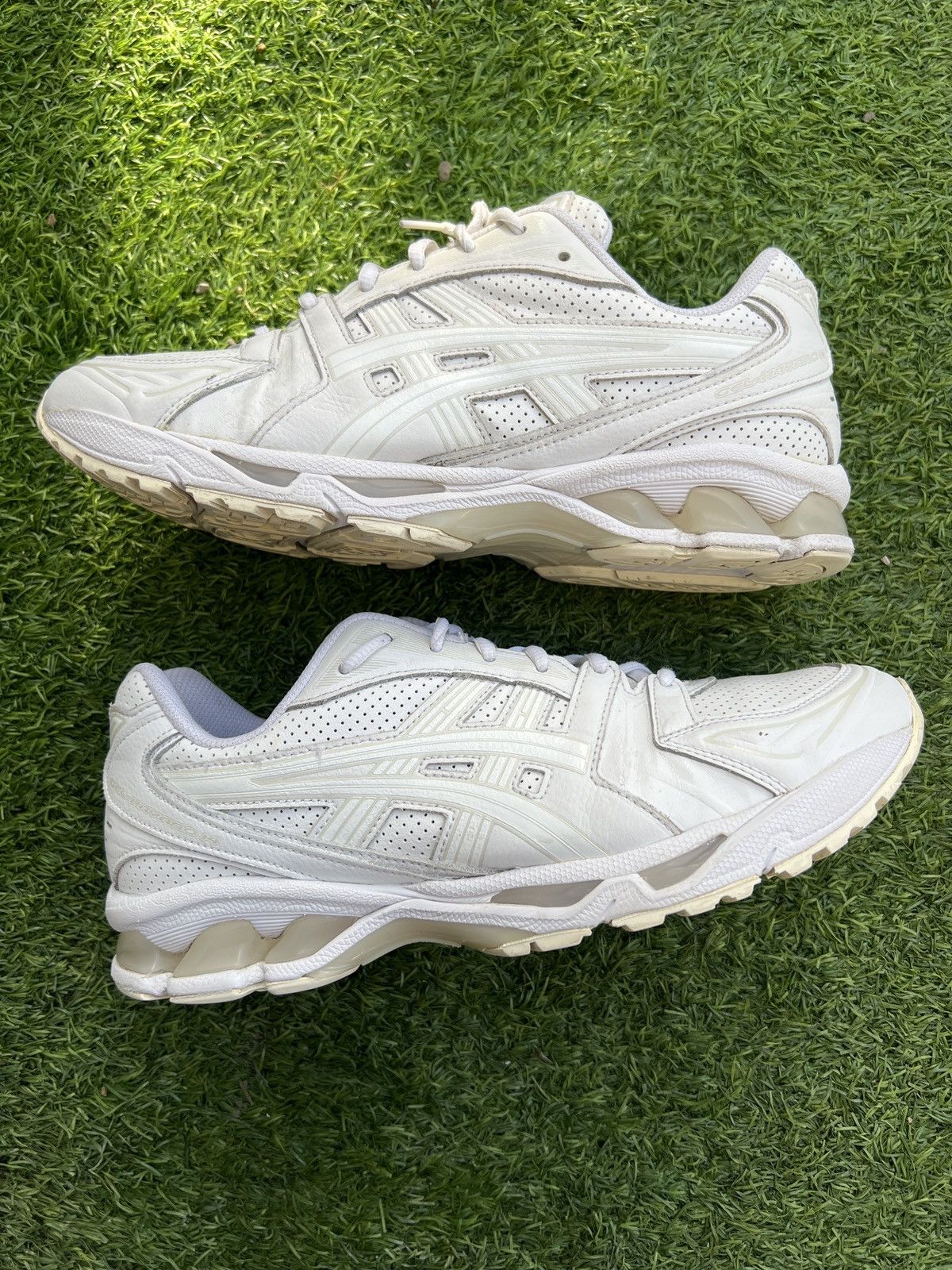 Asics Asics Gel Kayano 14 Triple White Size US 10.5 / EU 43-44 - 2 Thumbnail