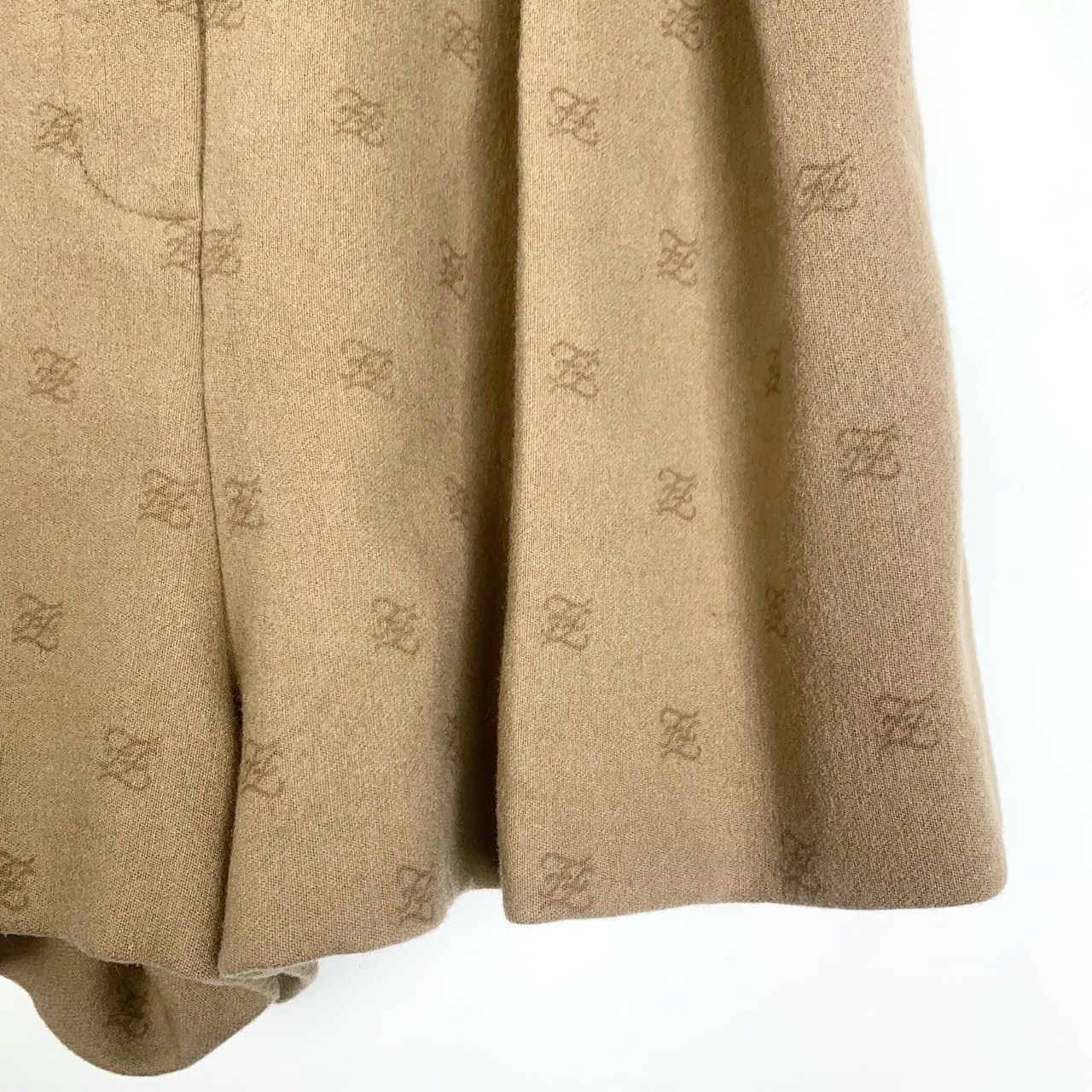 Fendi Fendi Logo Print High-Waisted Shorts (Size 36) Size 36" / US 14 / IT 50 - 5 Thumbnail
