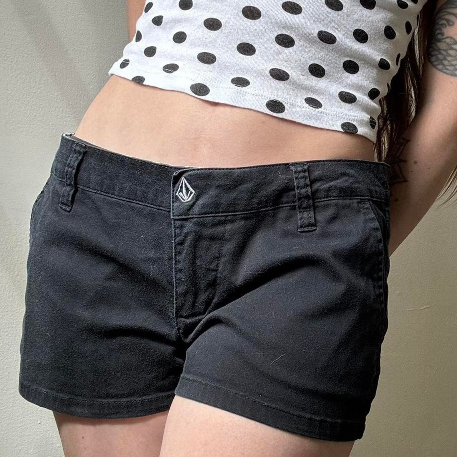 Volcom Y2K Volcom Black Low Rise Chino Shorts 3 Skater Summer Size 30" / US 8 / IT 44 - 1 Thumbnail